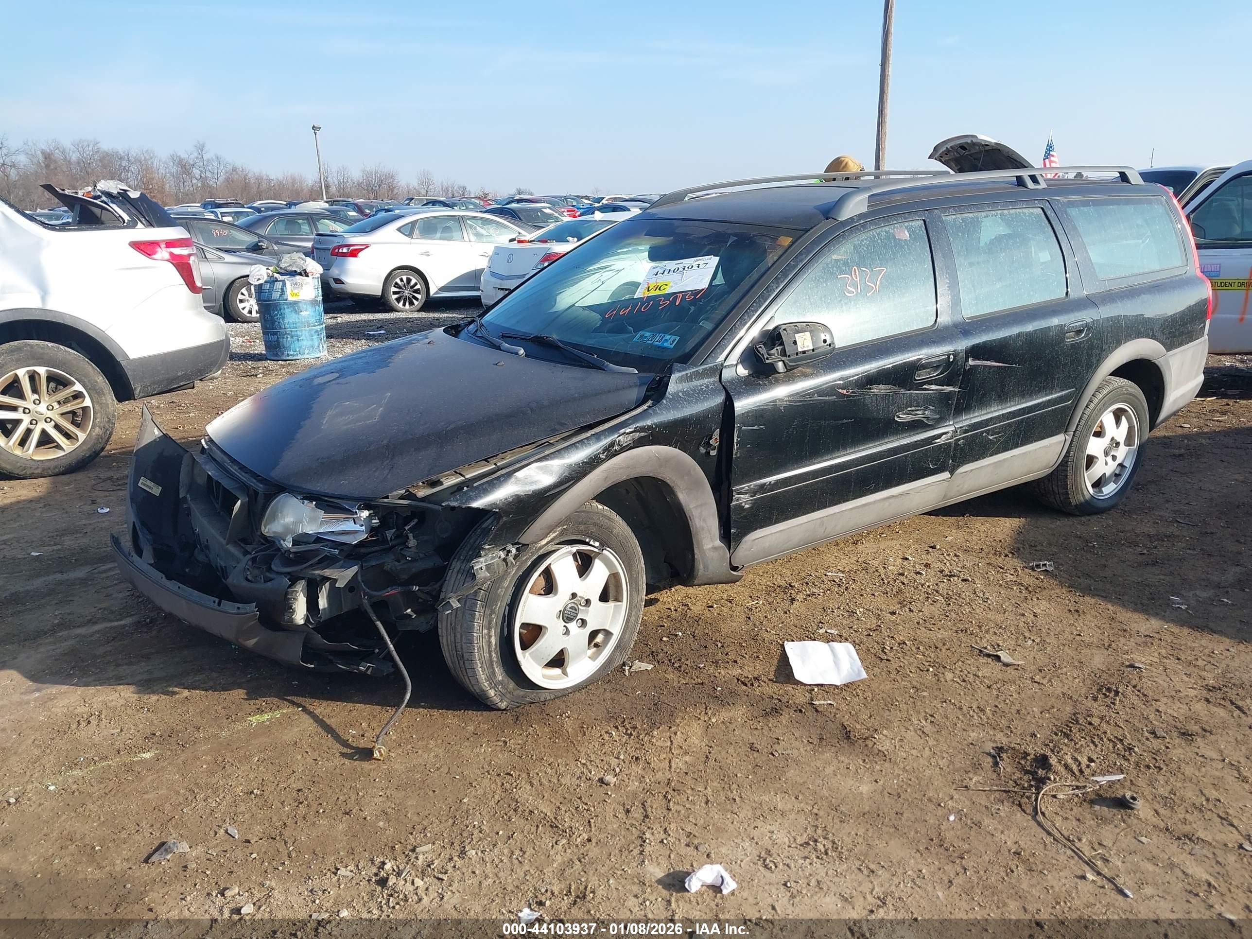 VOLVO V70 image 6