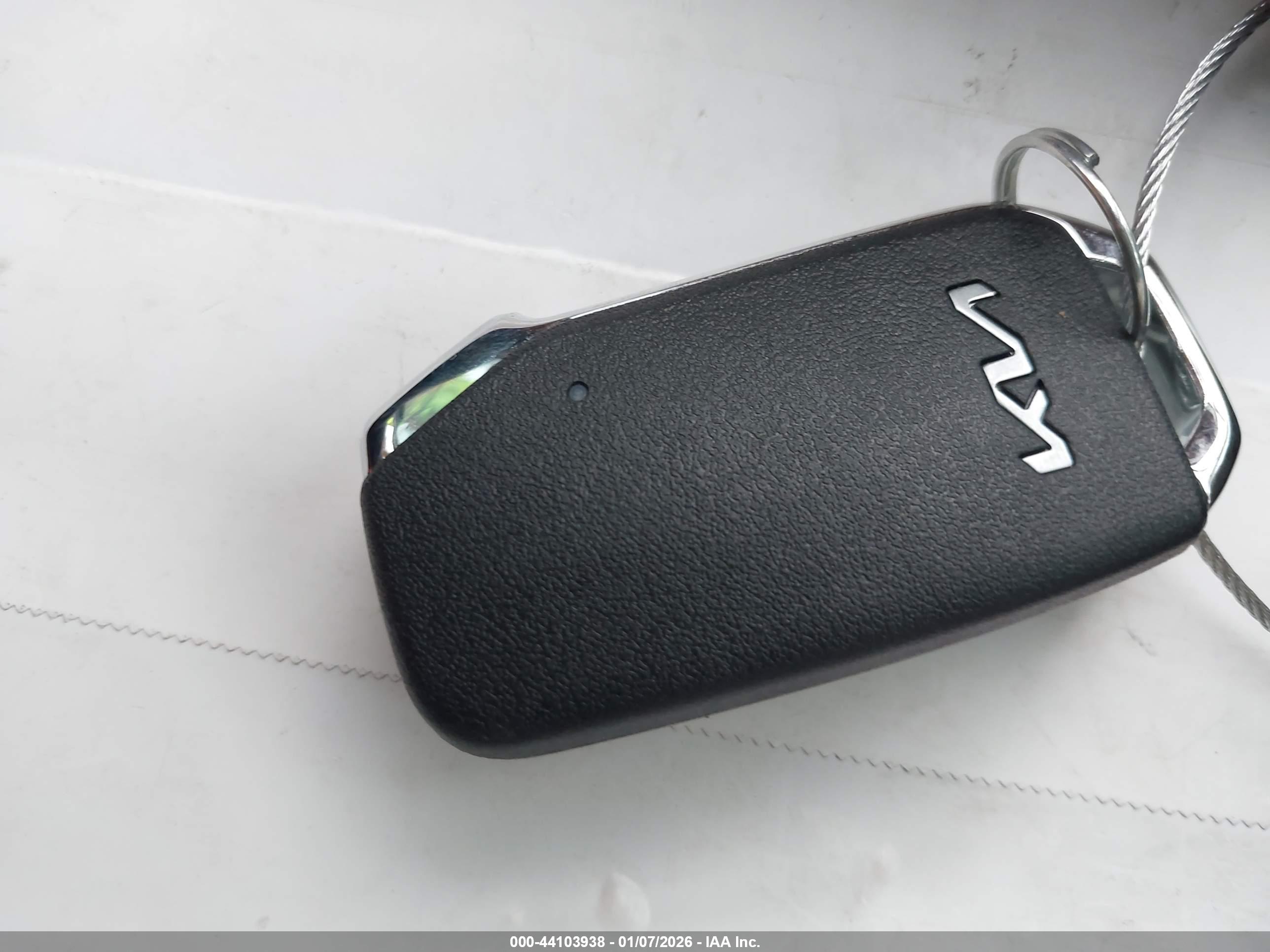 KIA NIRO image 11