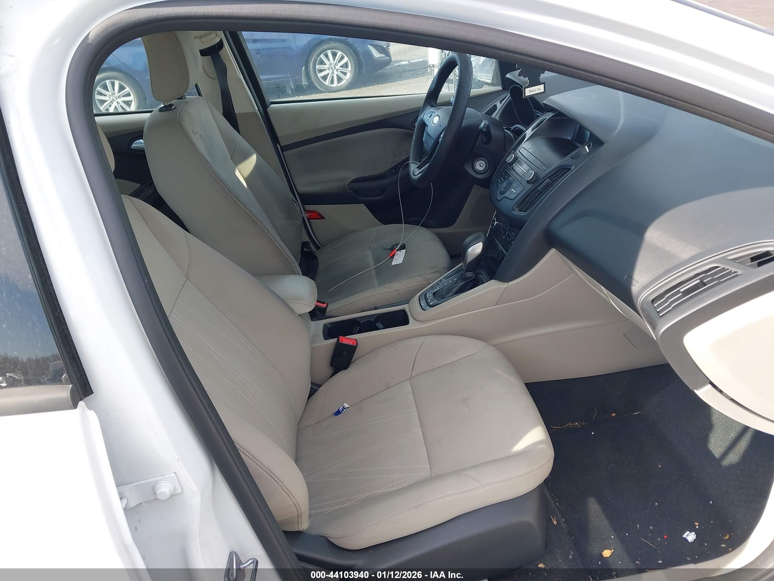 FORD FOCUS image 5