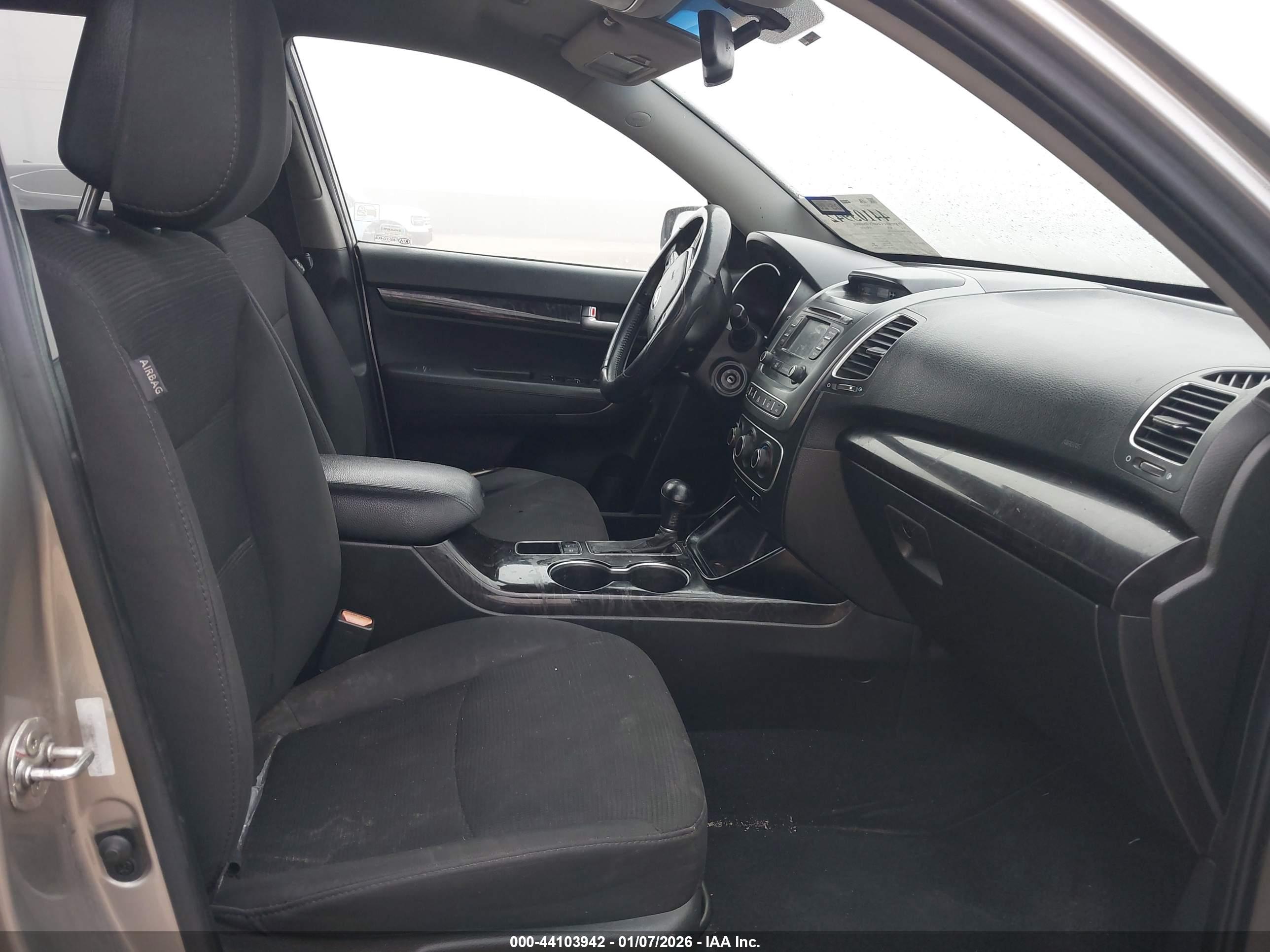 KIA SORENTO image 5