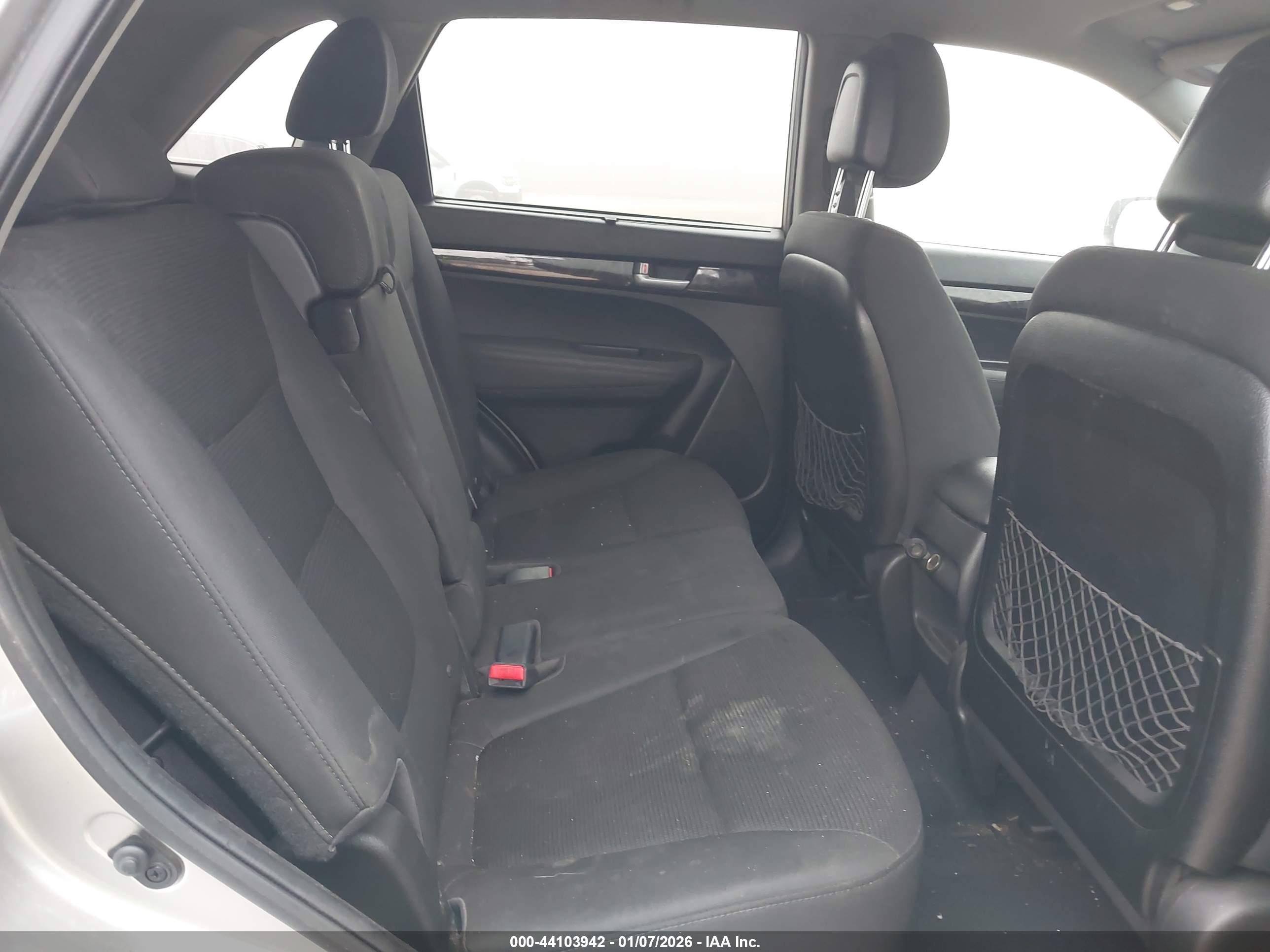KIA SORENTO image 8
