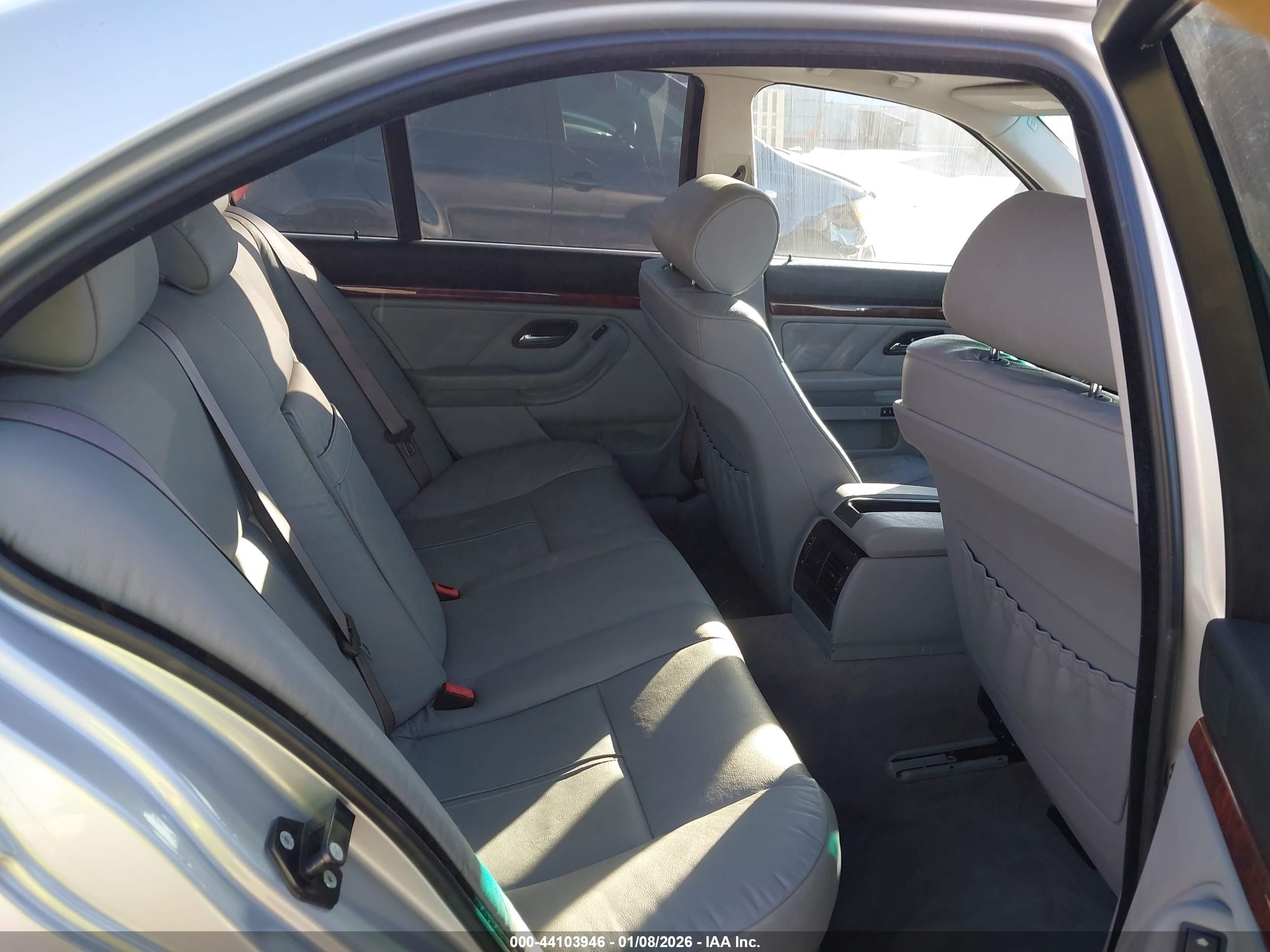 BMW 525IA image 8