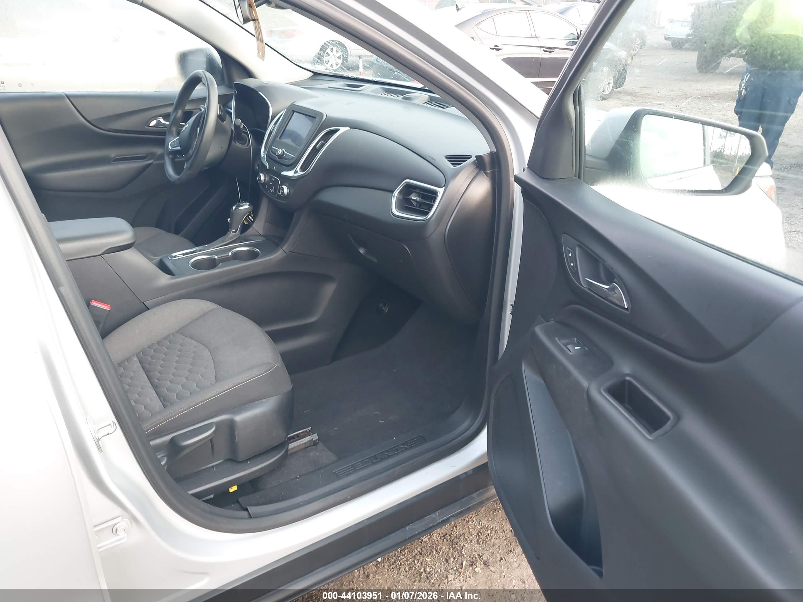 CHEVROLET EQUINOX image 5