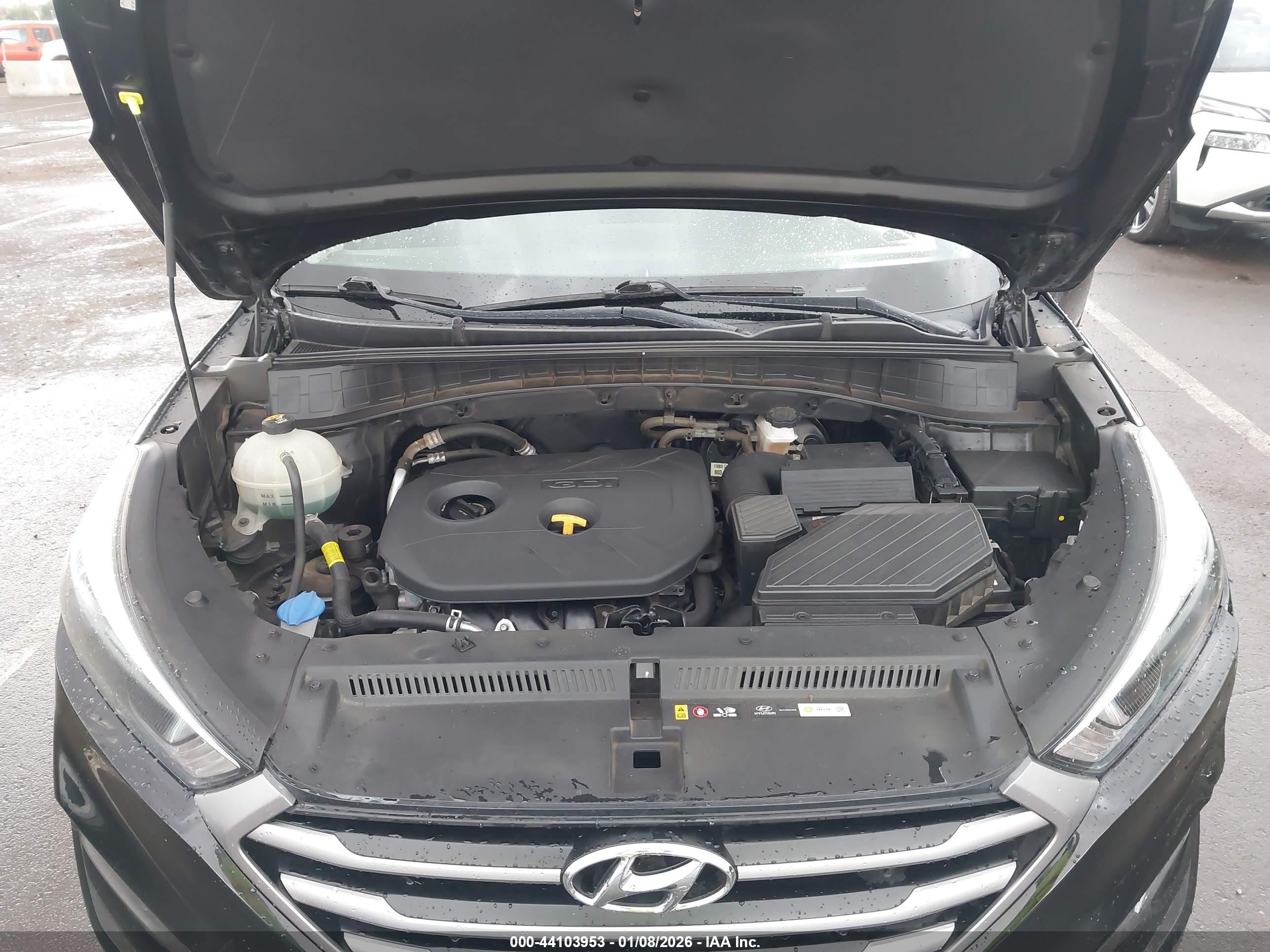 HYUNDAI TUCSON image 10