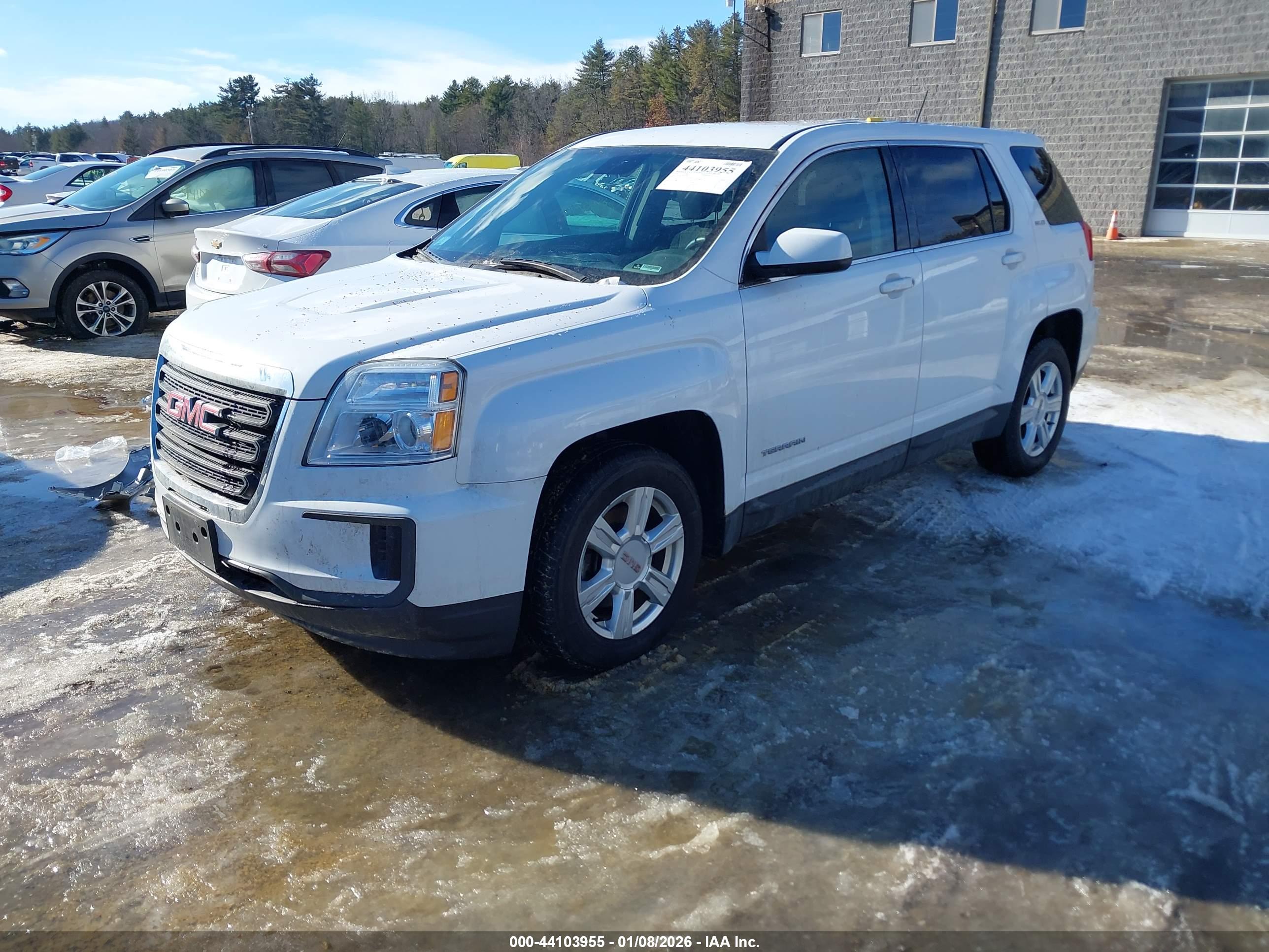 GMC TERRAIN image 2