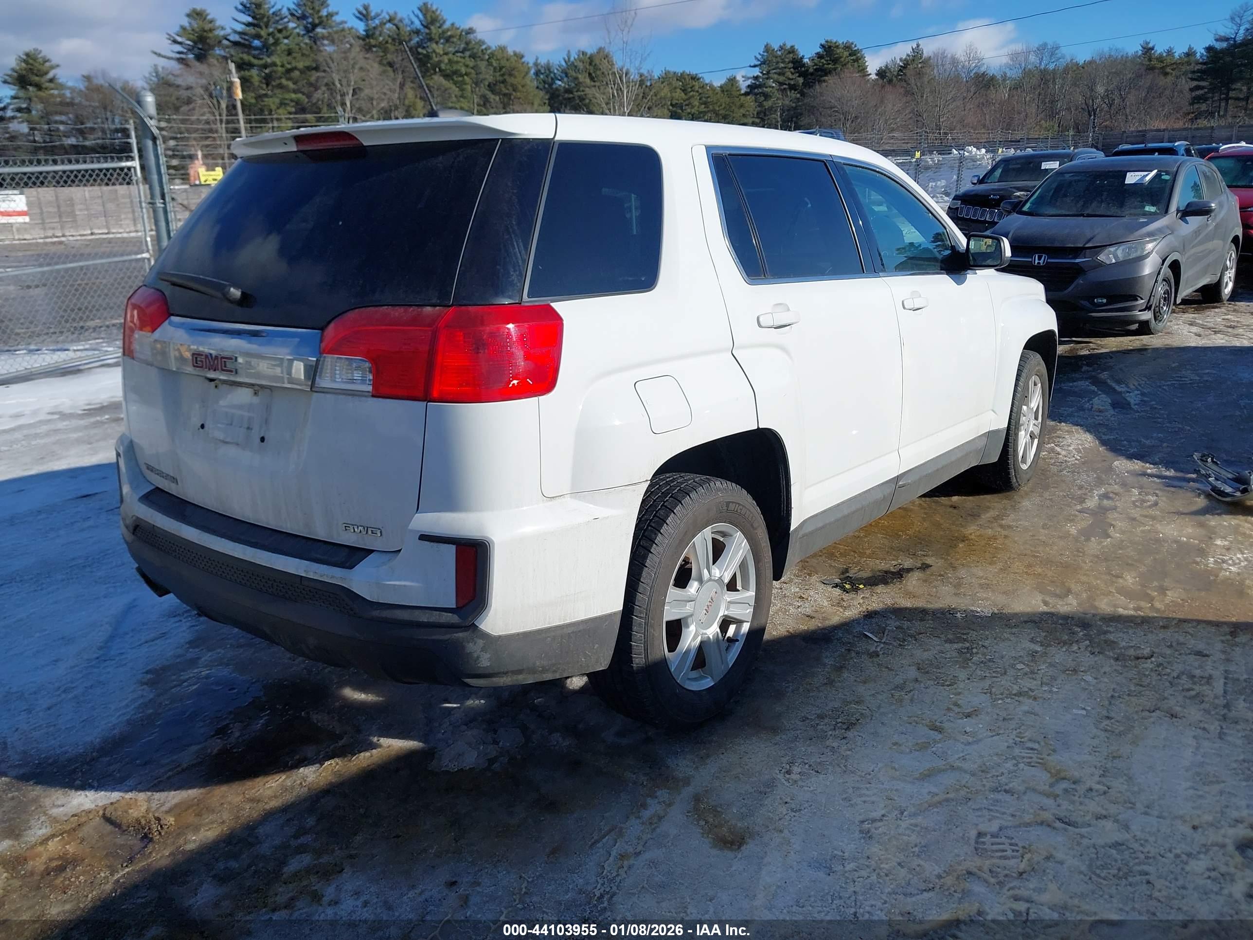 GMC TERRAIN image 4