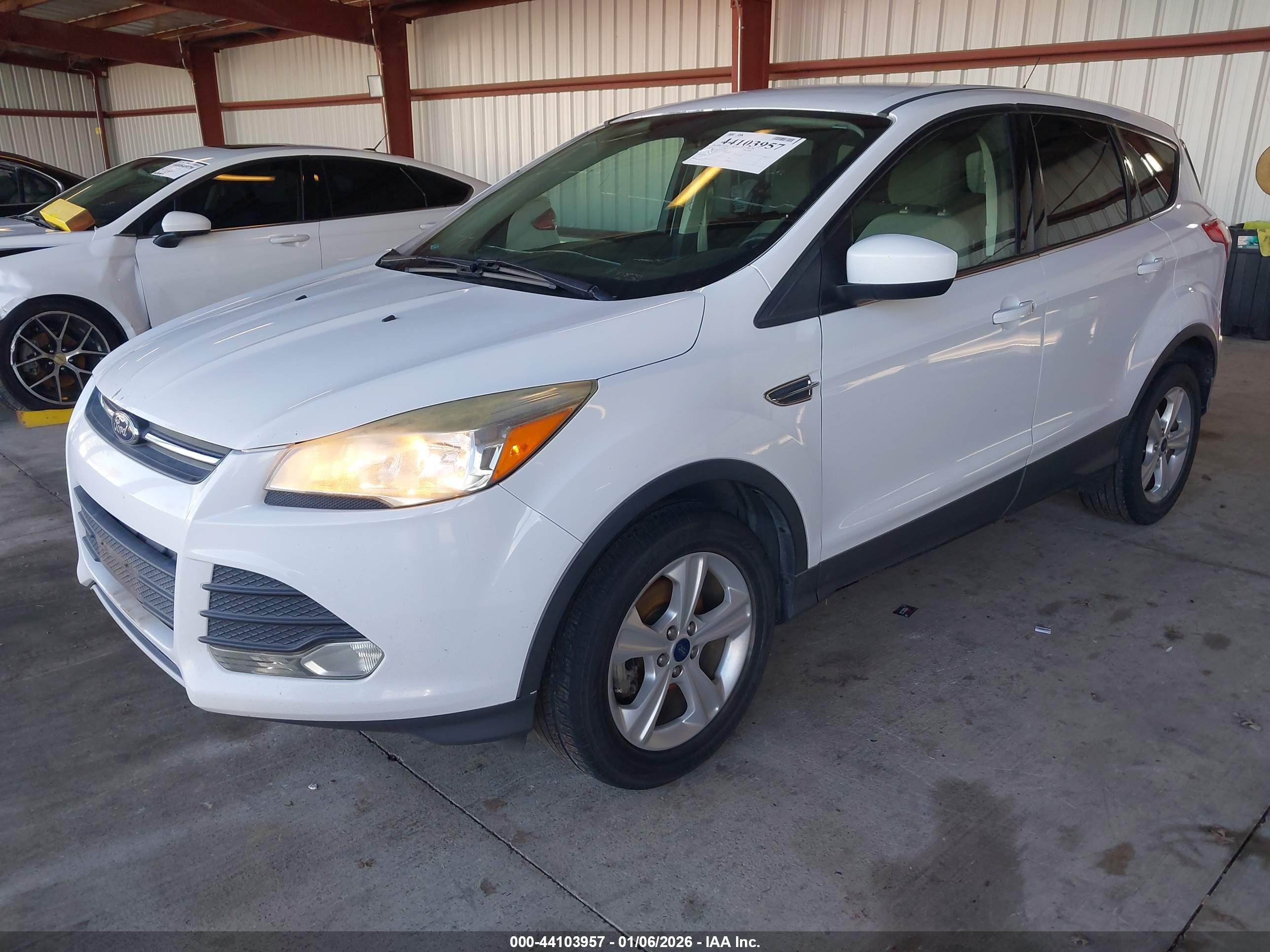 FORD ESCAPE image 2