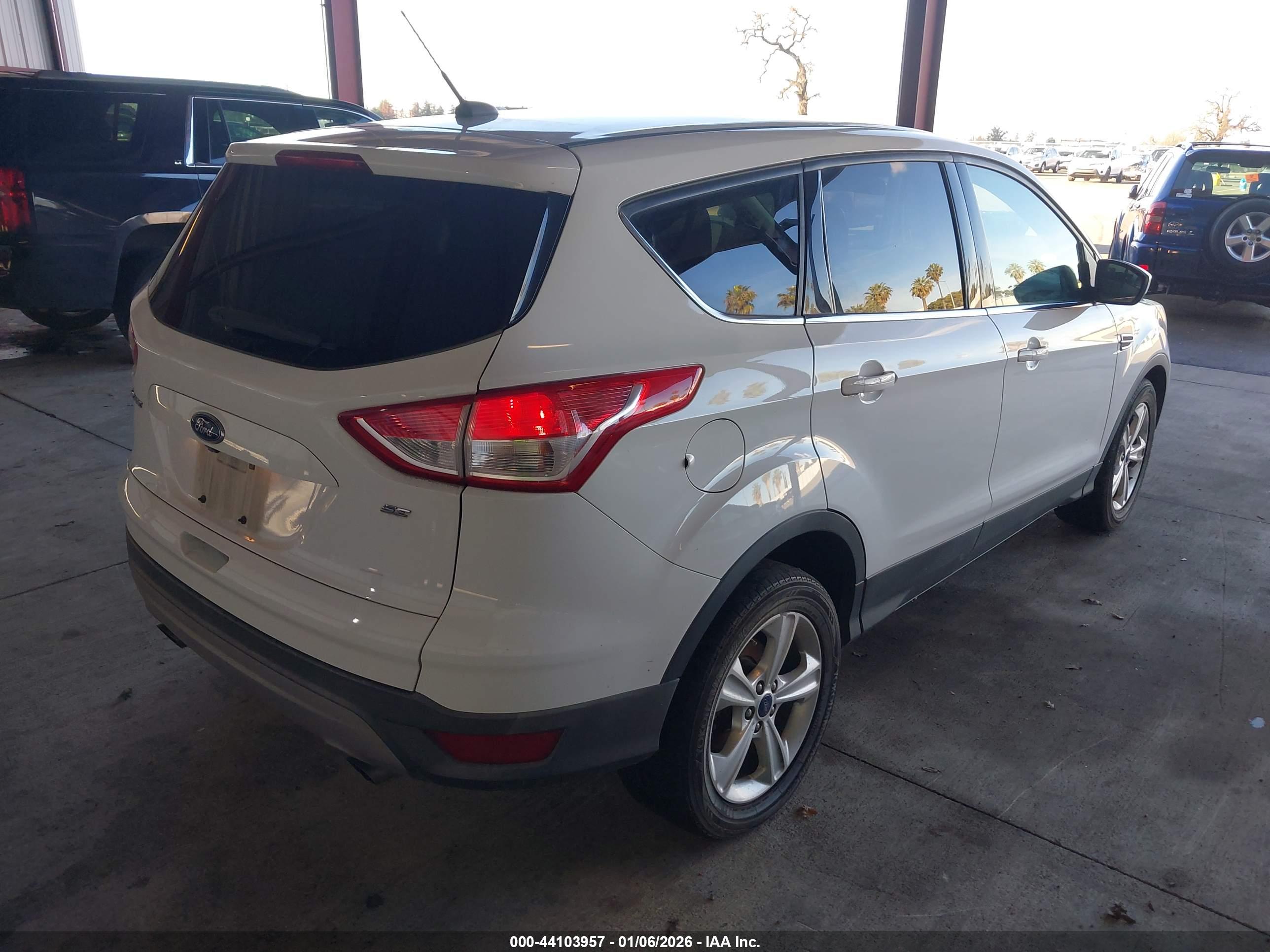 FORD ESCAPE image 4
