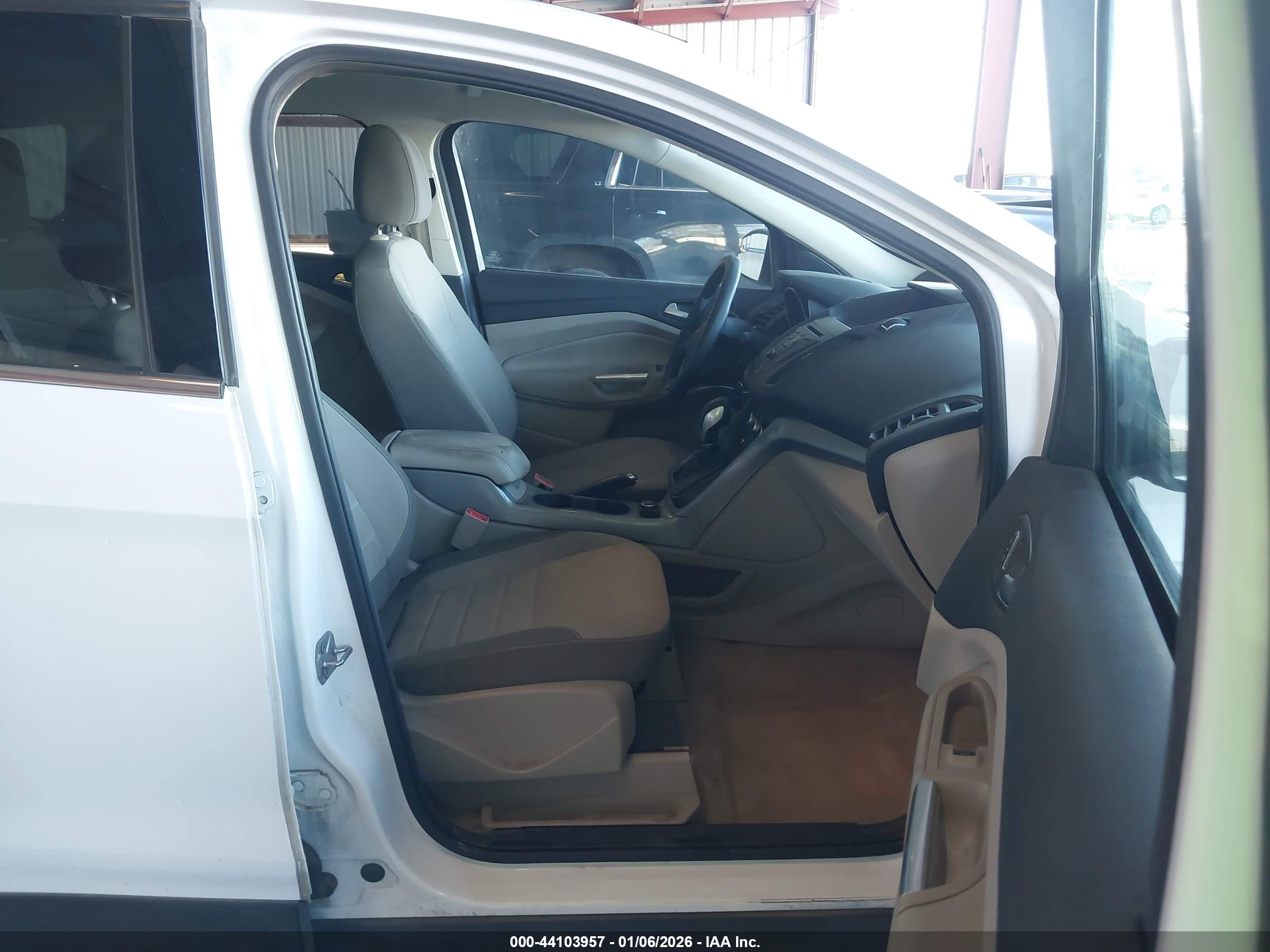 FORD ESCAPE image 5