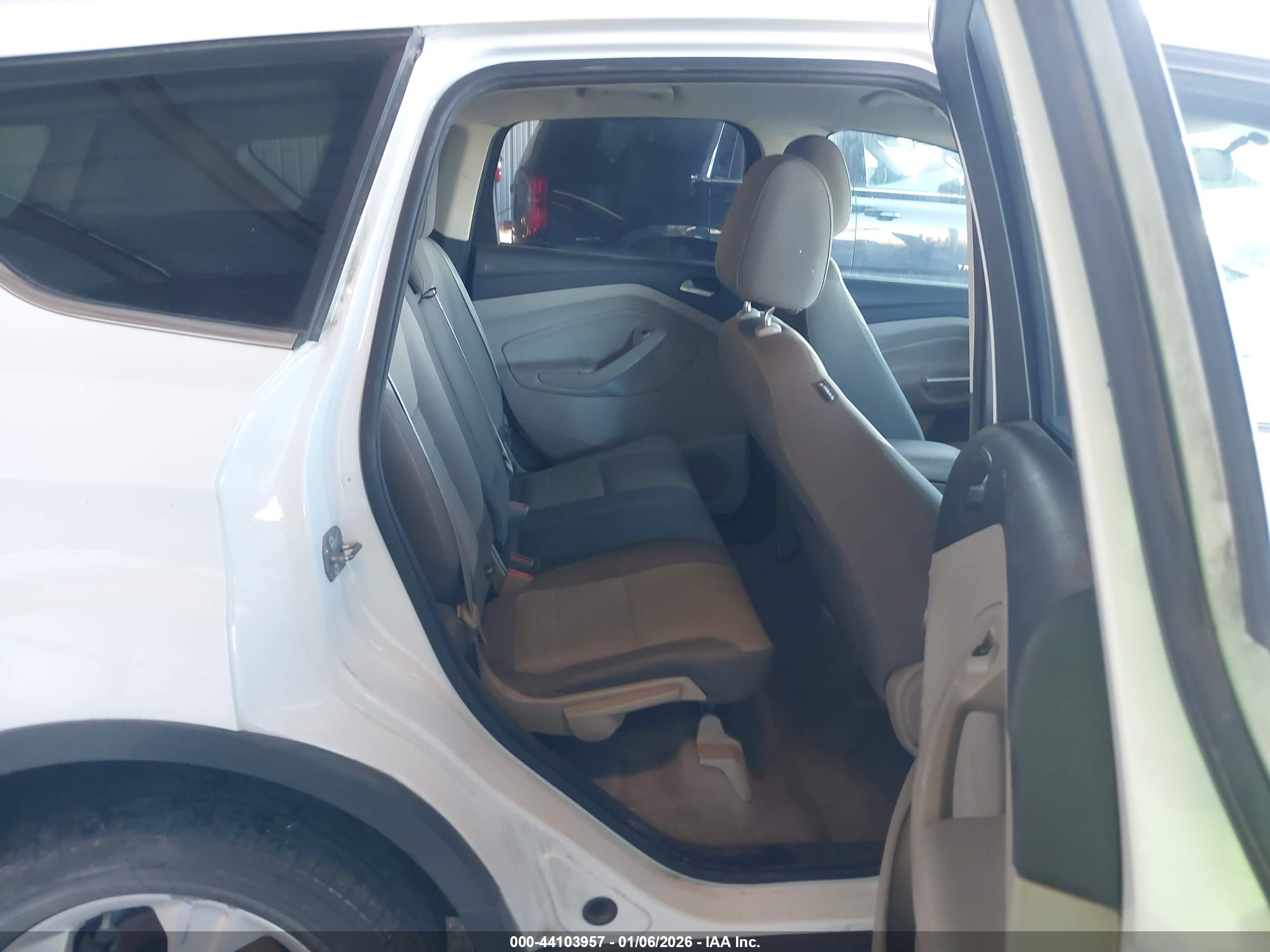 FORD ESCAPE image 8