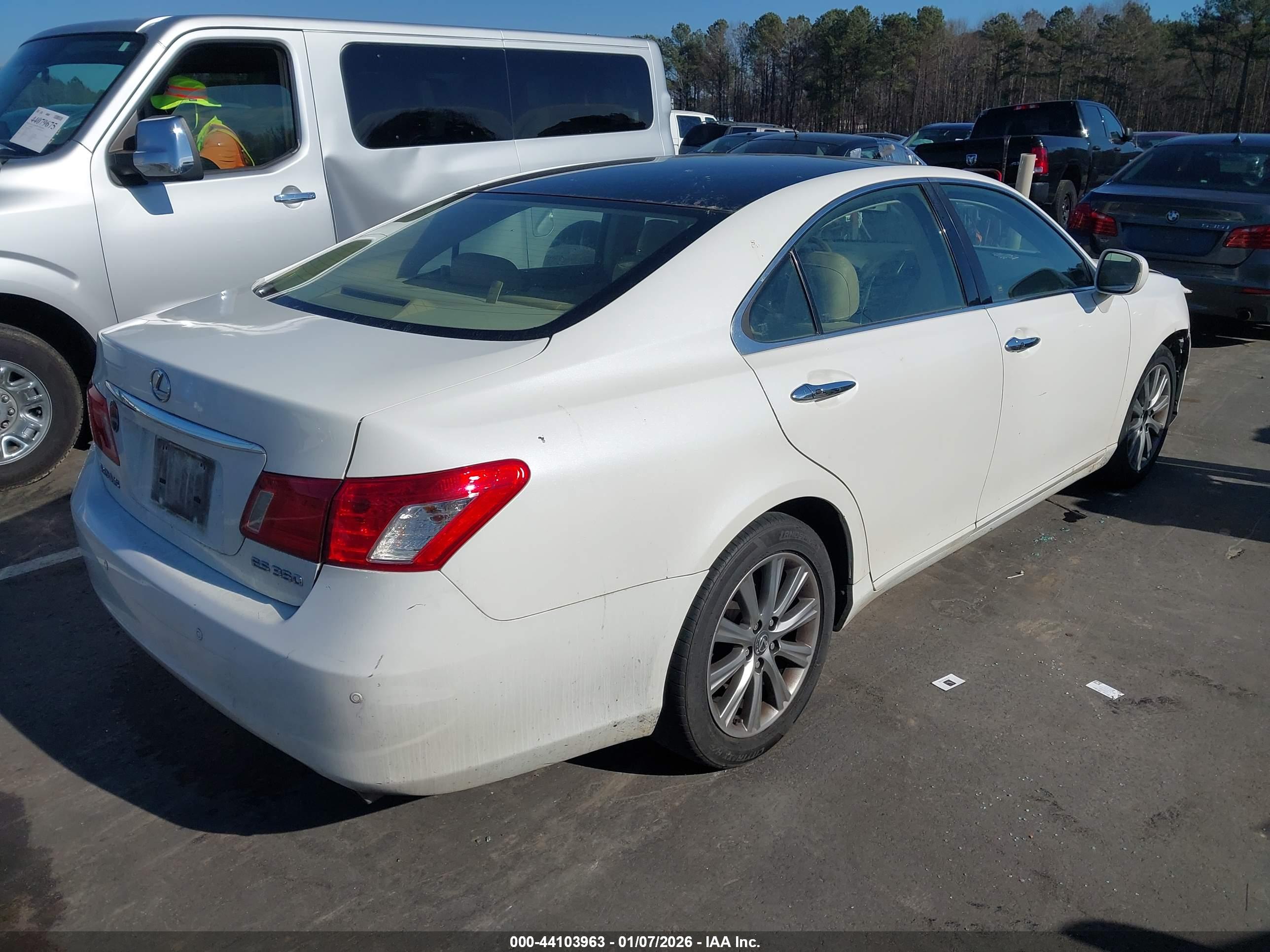 LEXUS ES image 4