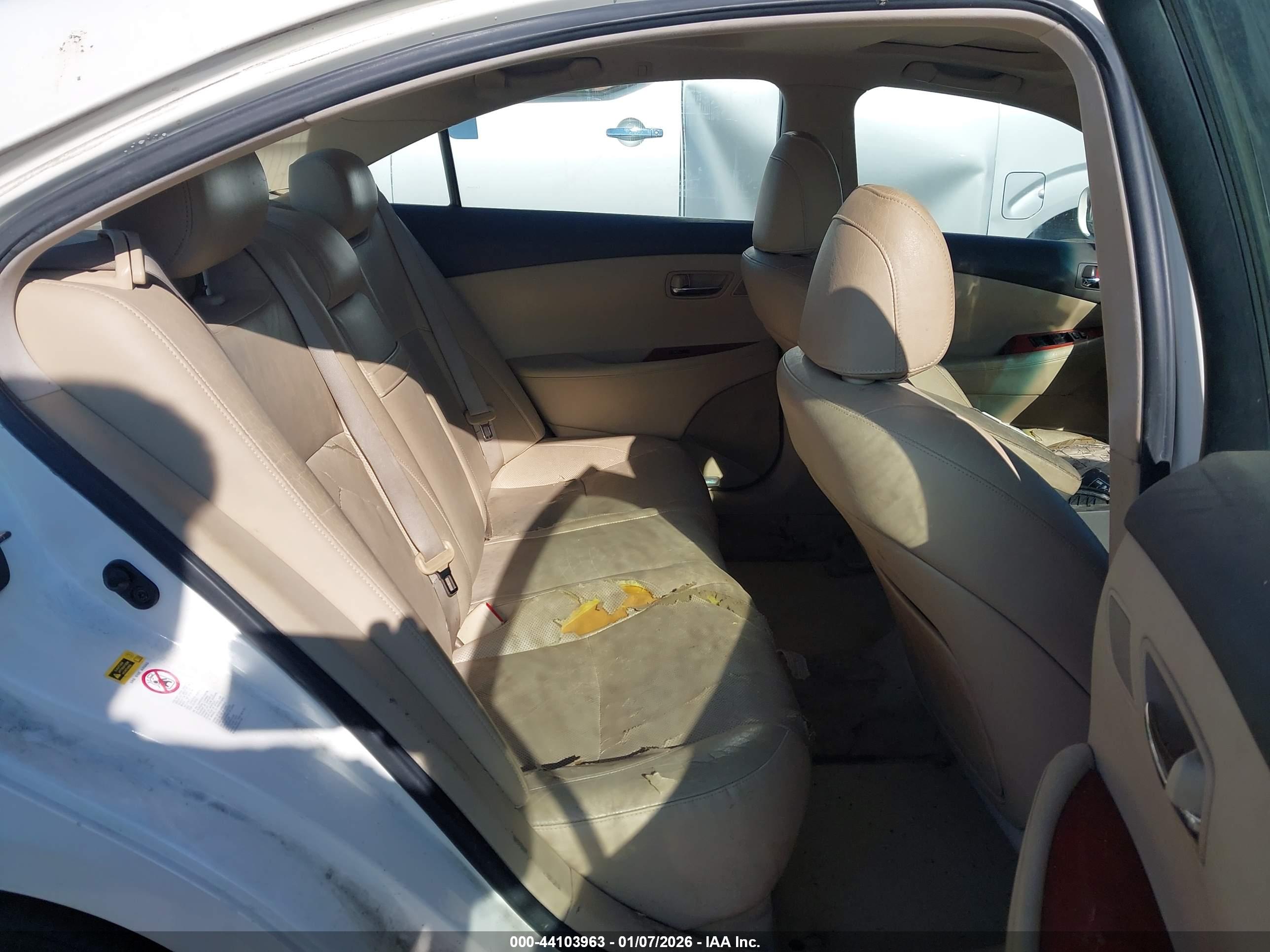 LEXUS ES image 8