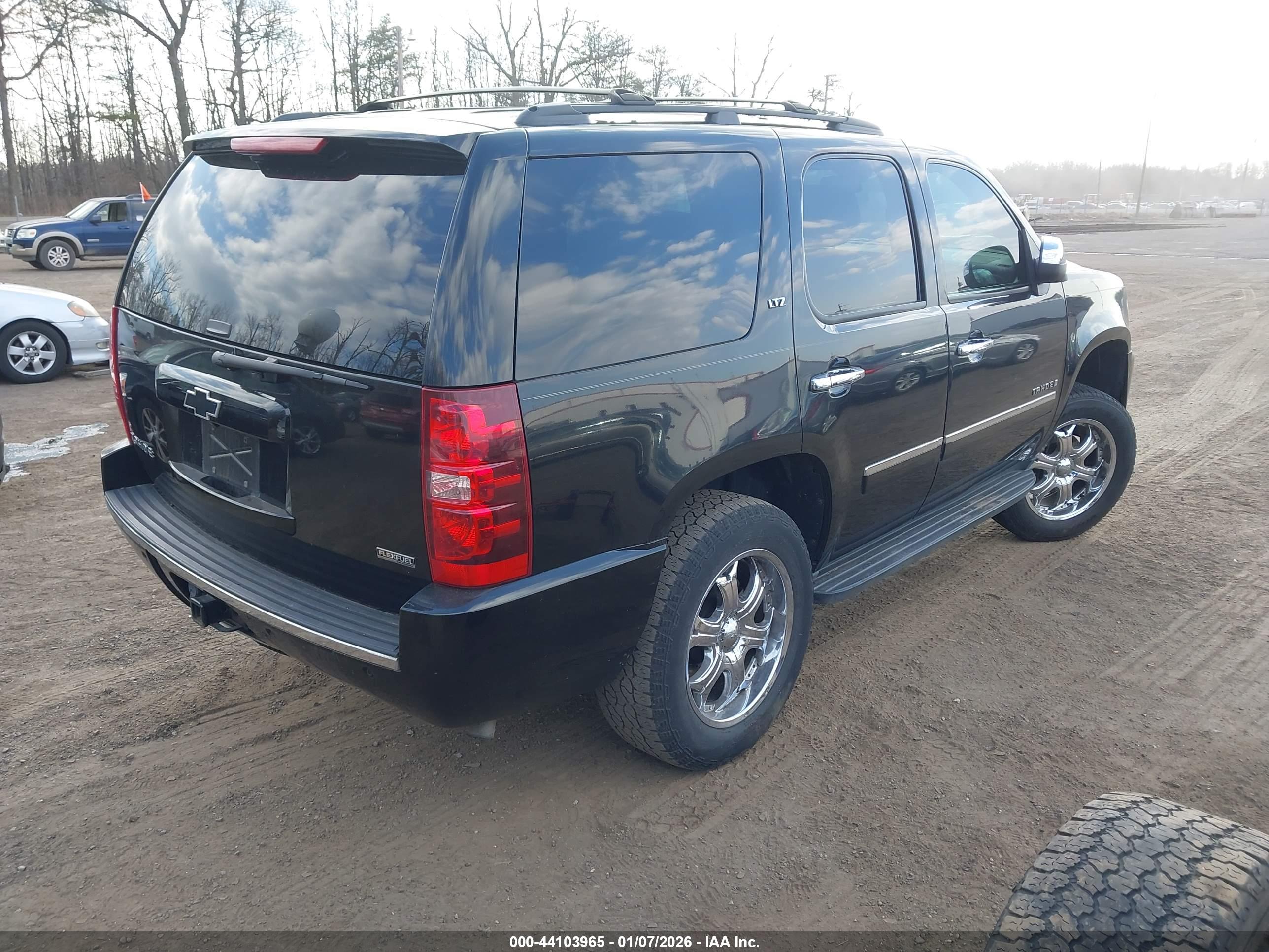CHEVROLET TAHOE image 4