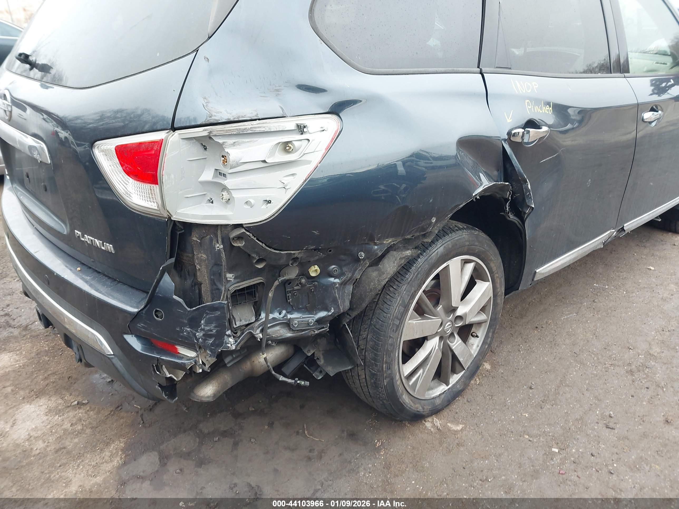NISSAN PATHFINDER image 6