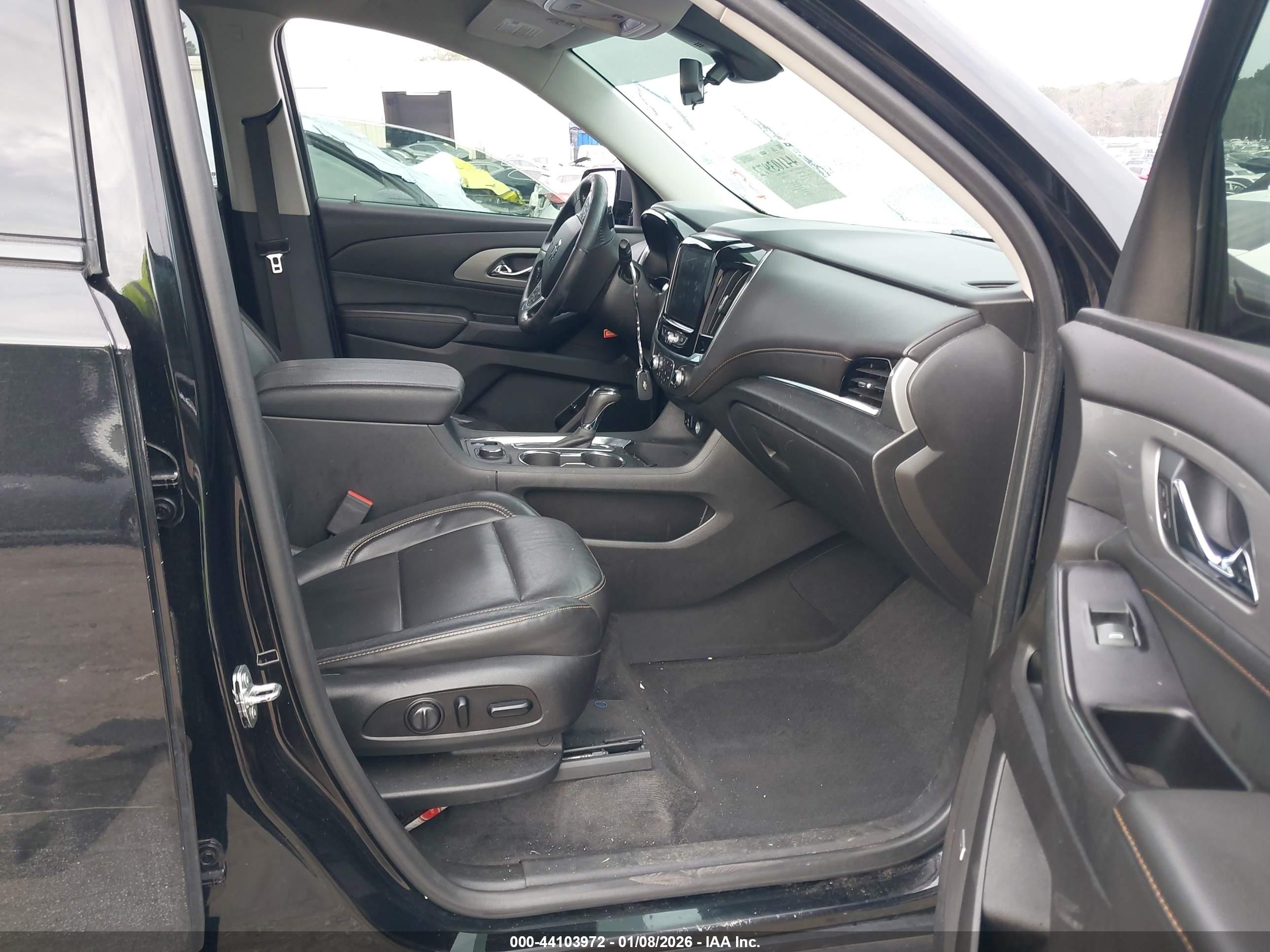 CHEVROLET TRAVERSE image 5