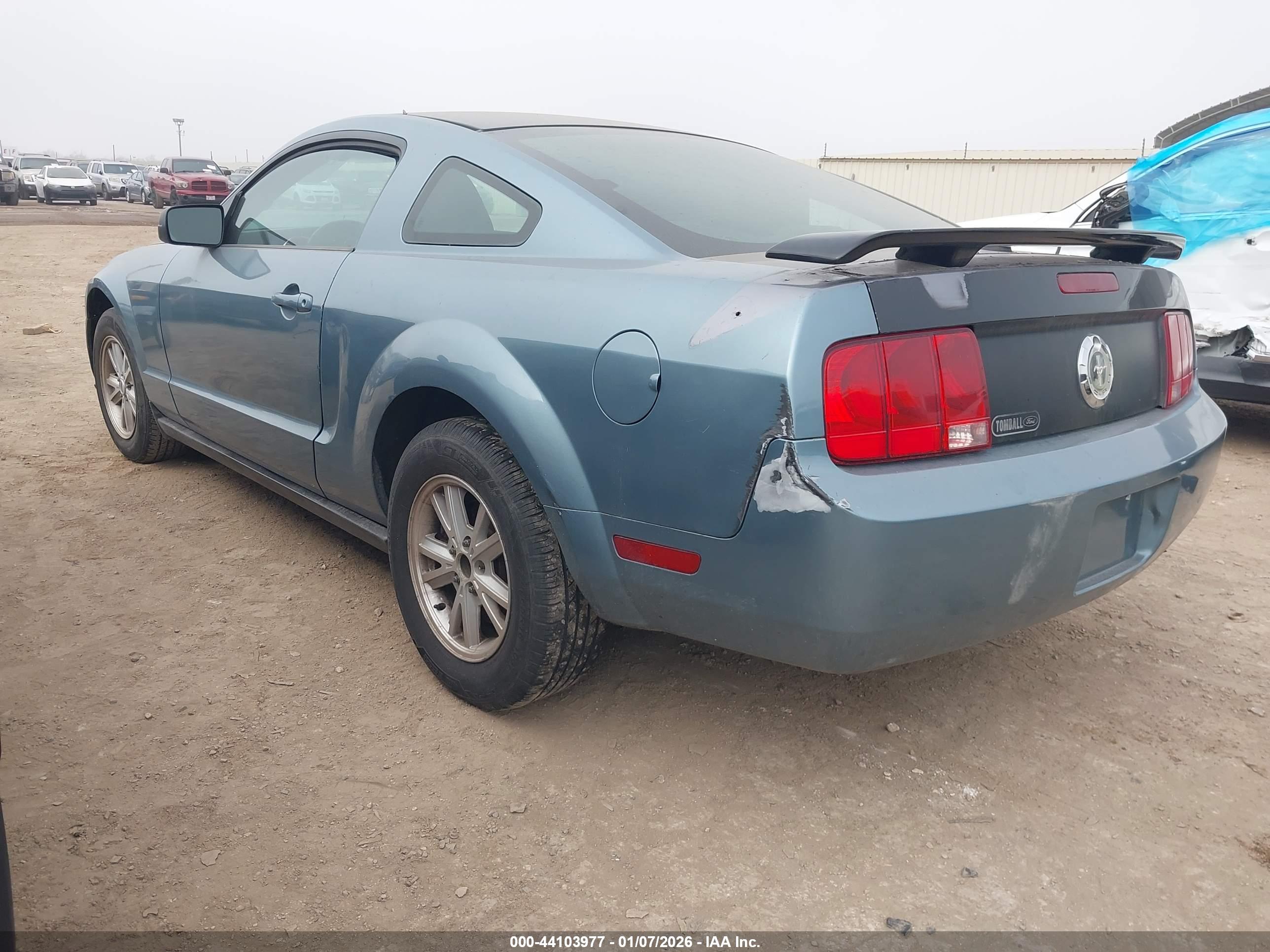 FORD MUSTANG image 3