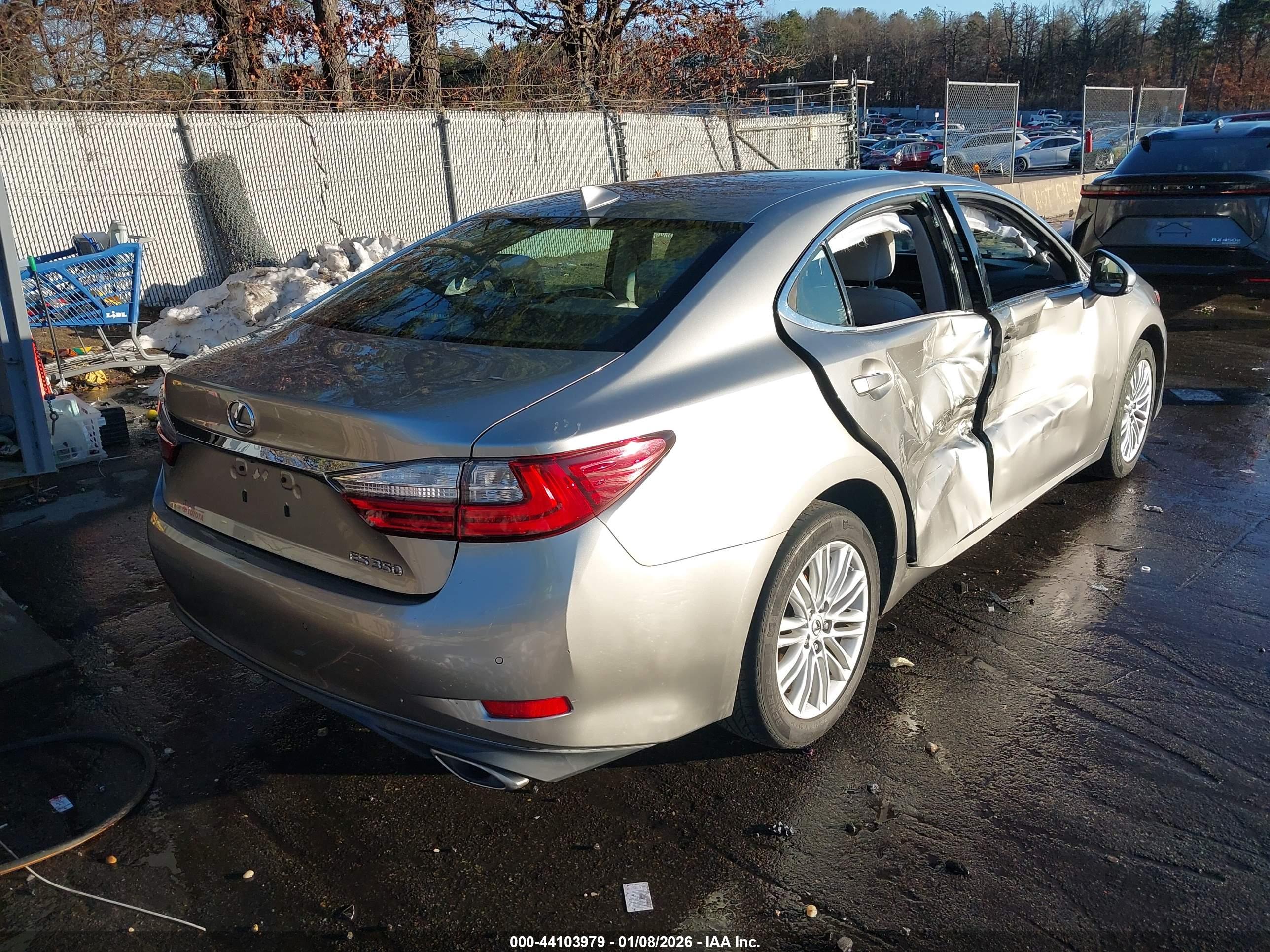 LEXUS ES image 4