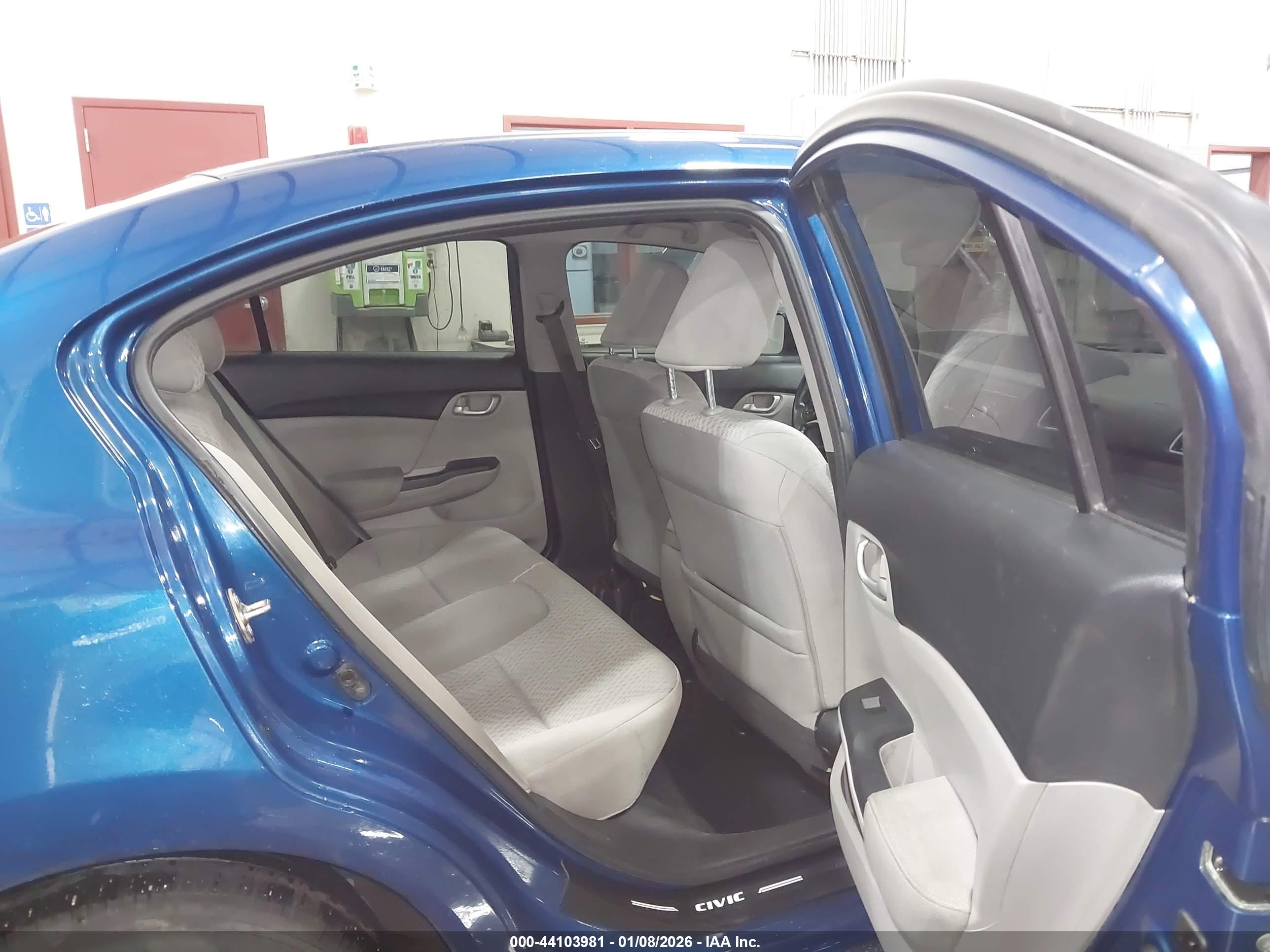 HONDA CIVIC image 8