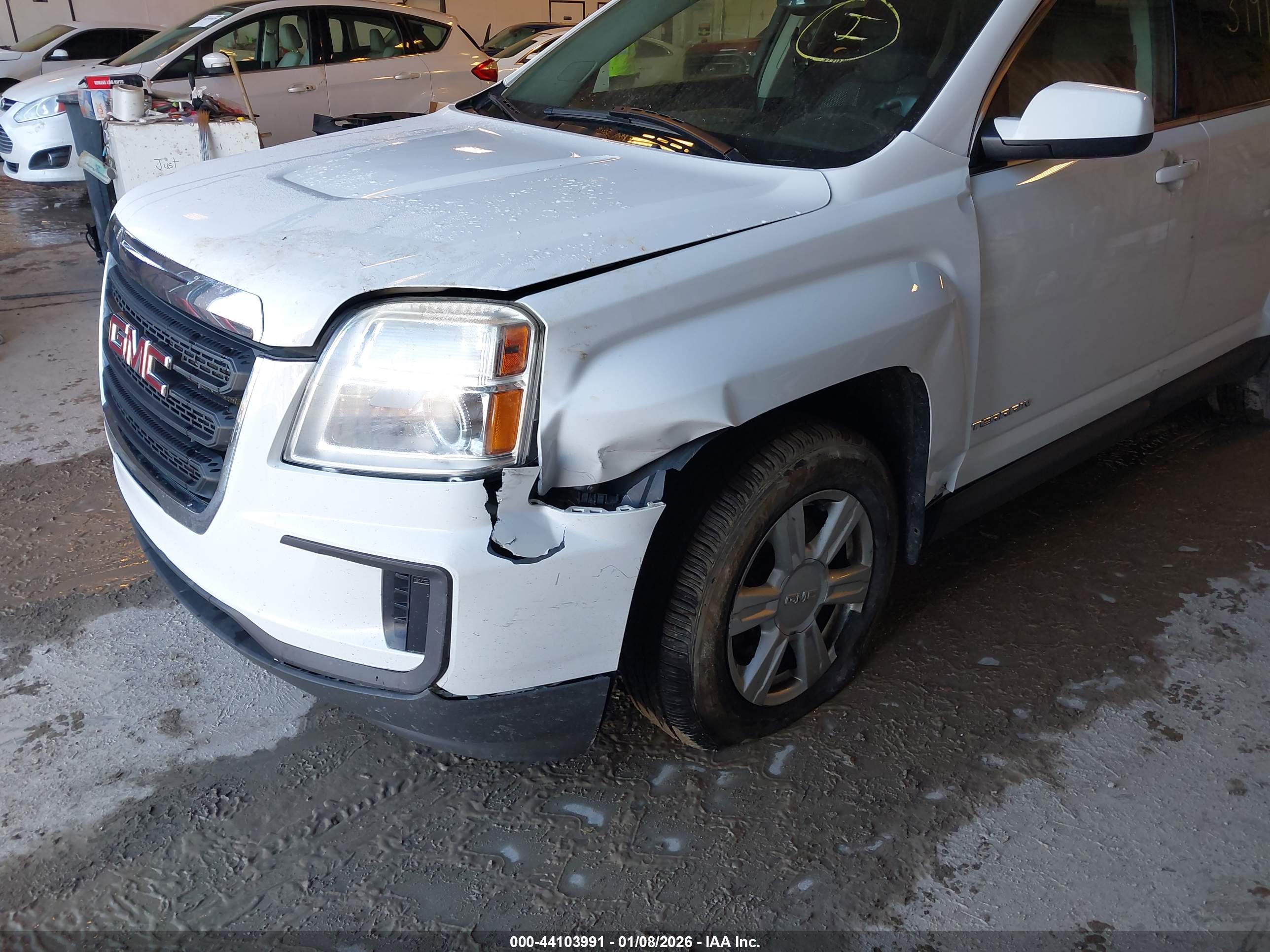 GMC TERRAIN image 6
