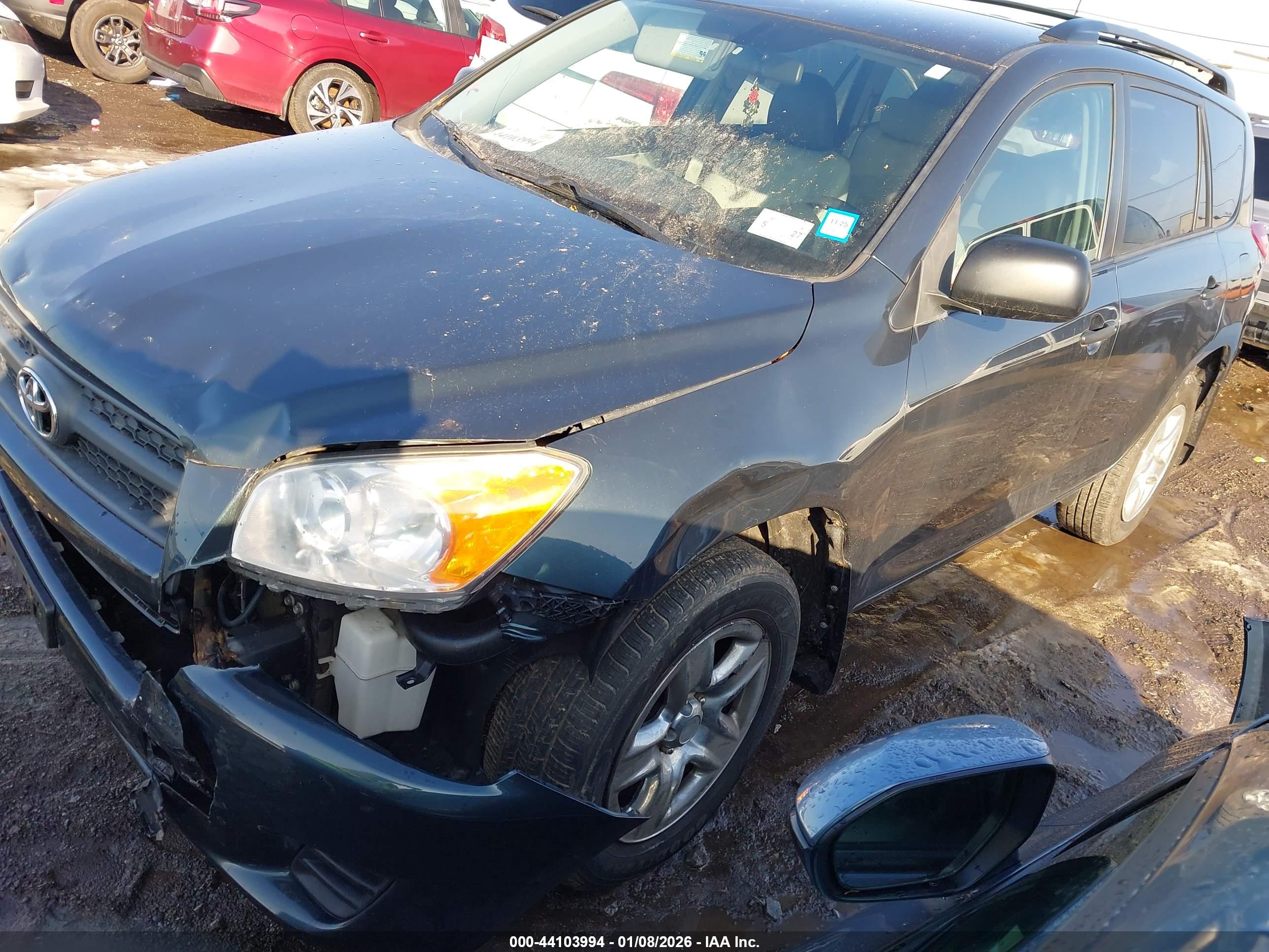 TOYOTA RAV4 image 2