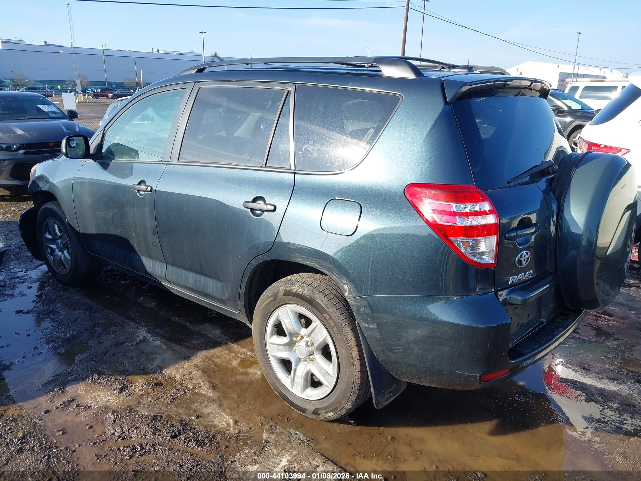 TOYOTA RAV4 image 3