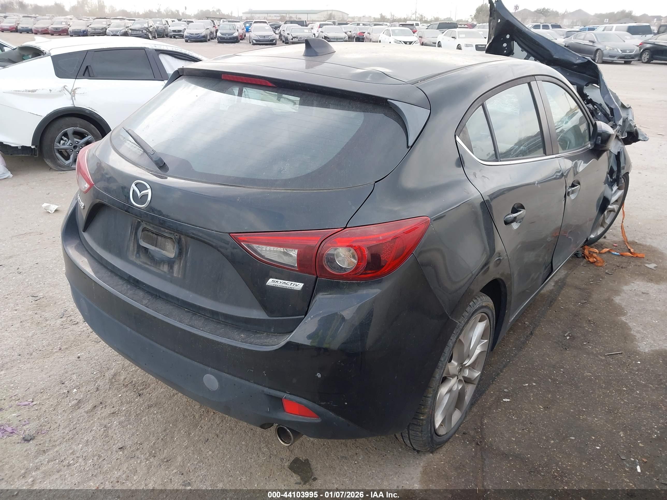 MAZDA MAZDA3 image 4