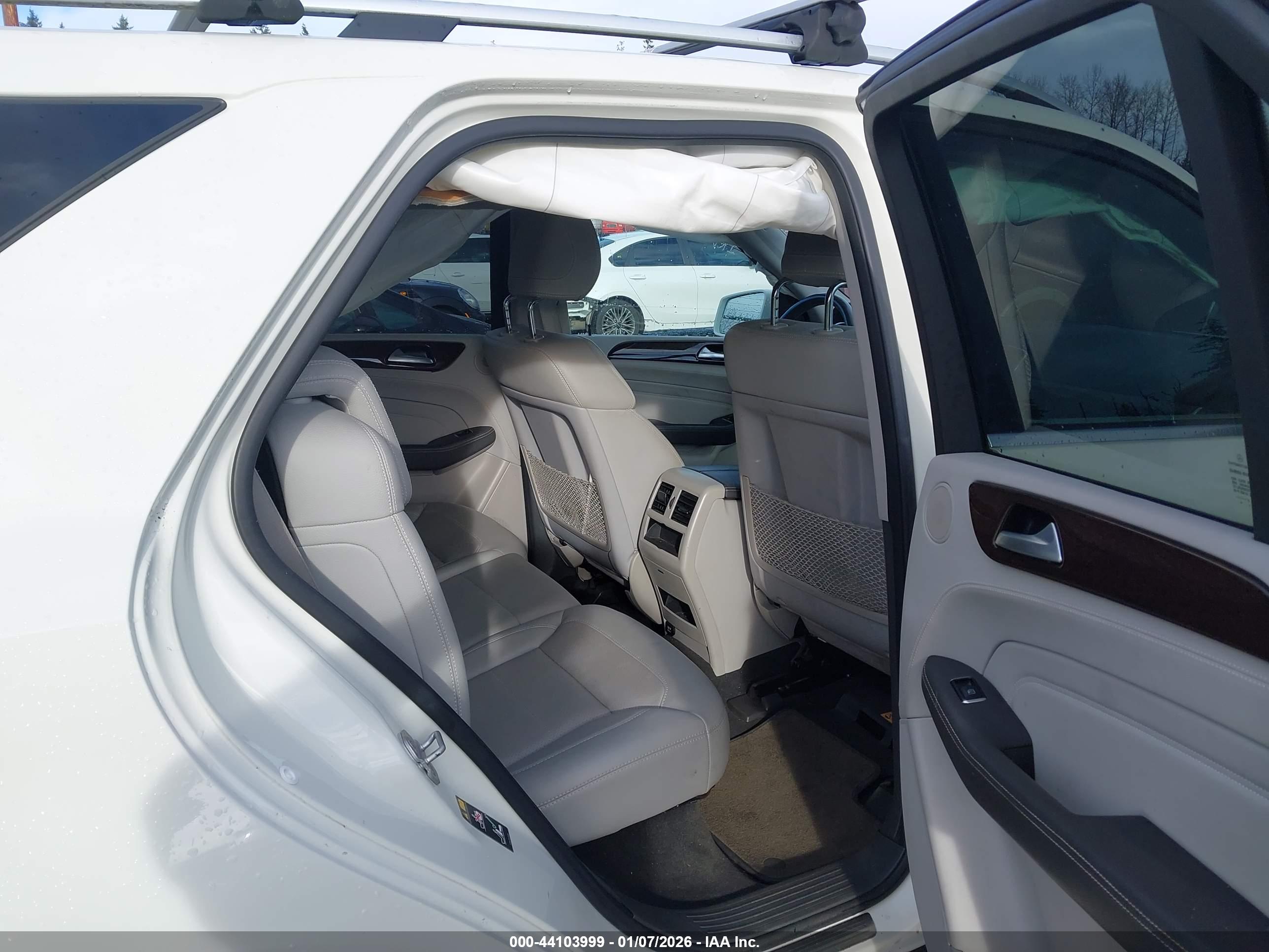 MERCEDES-BENZ ML image 8