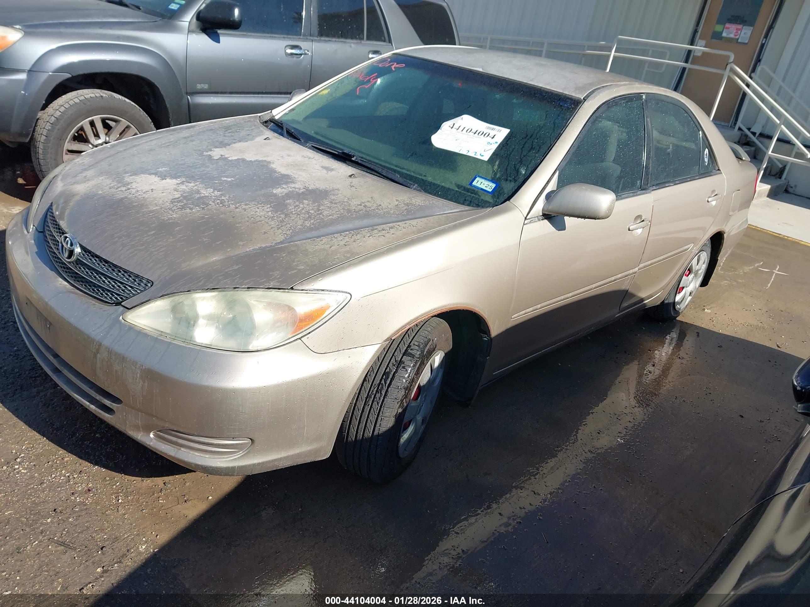 TOYOTA CAMRY image 2