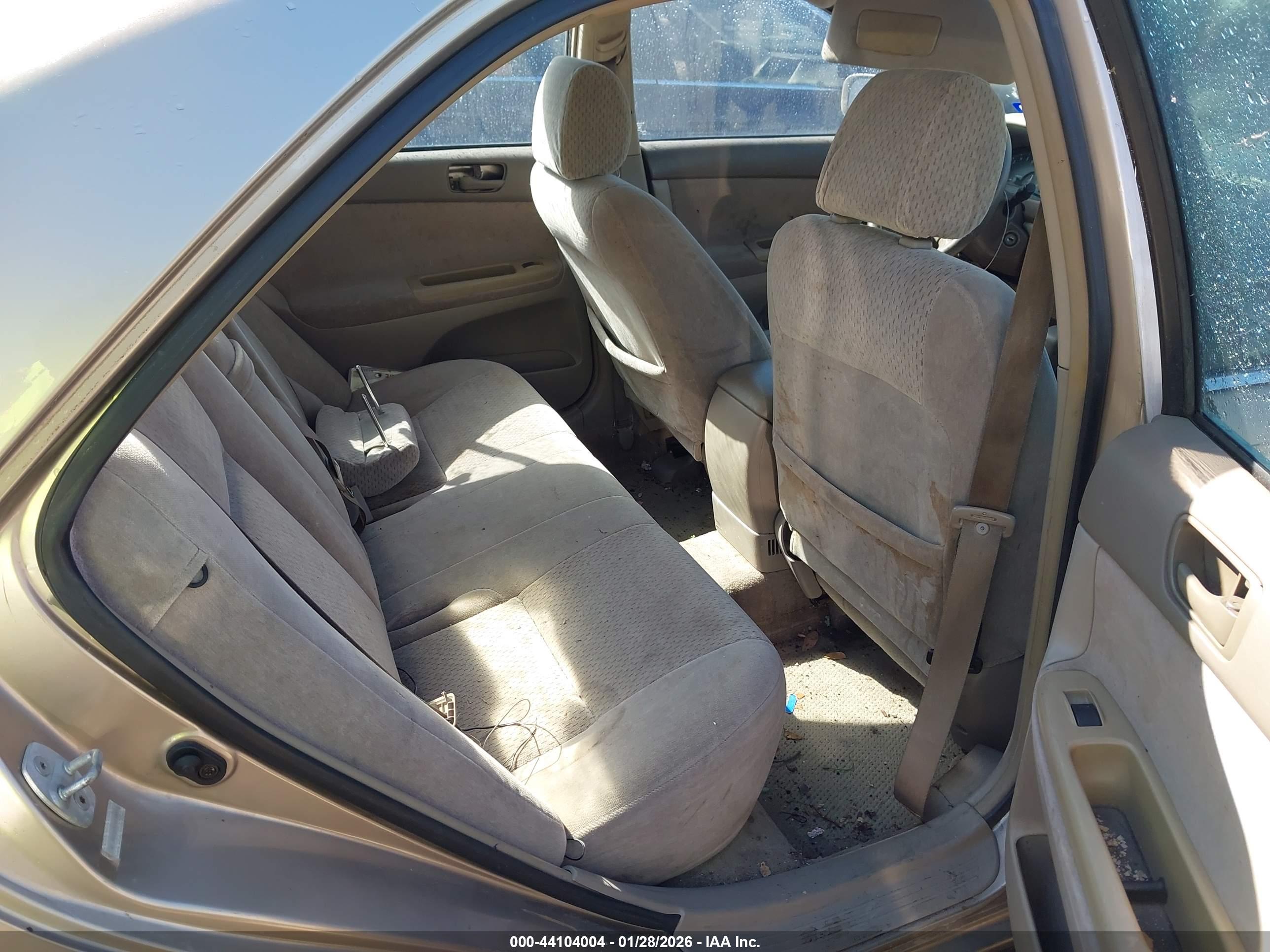TOYOTA CAMRY image 8