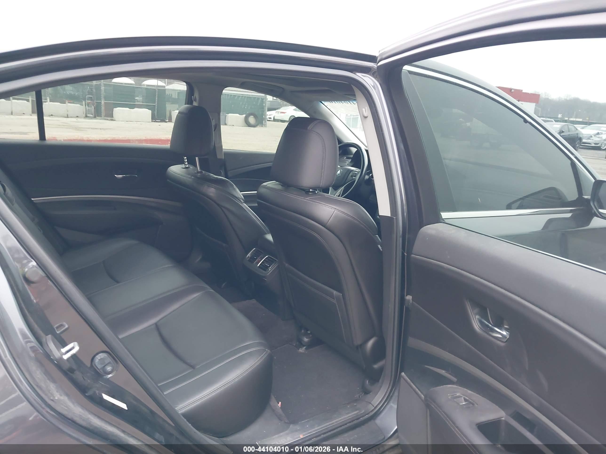 ACURA RLX image 8