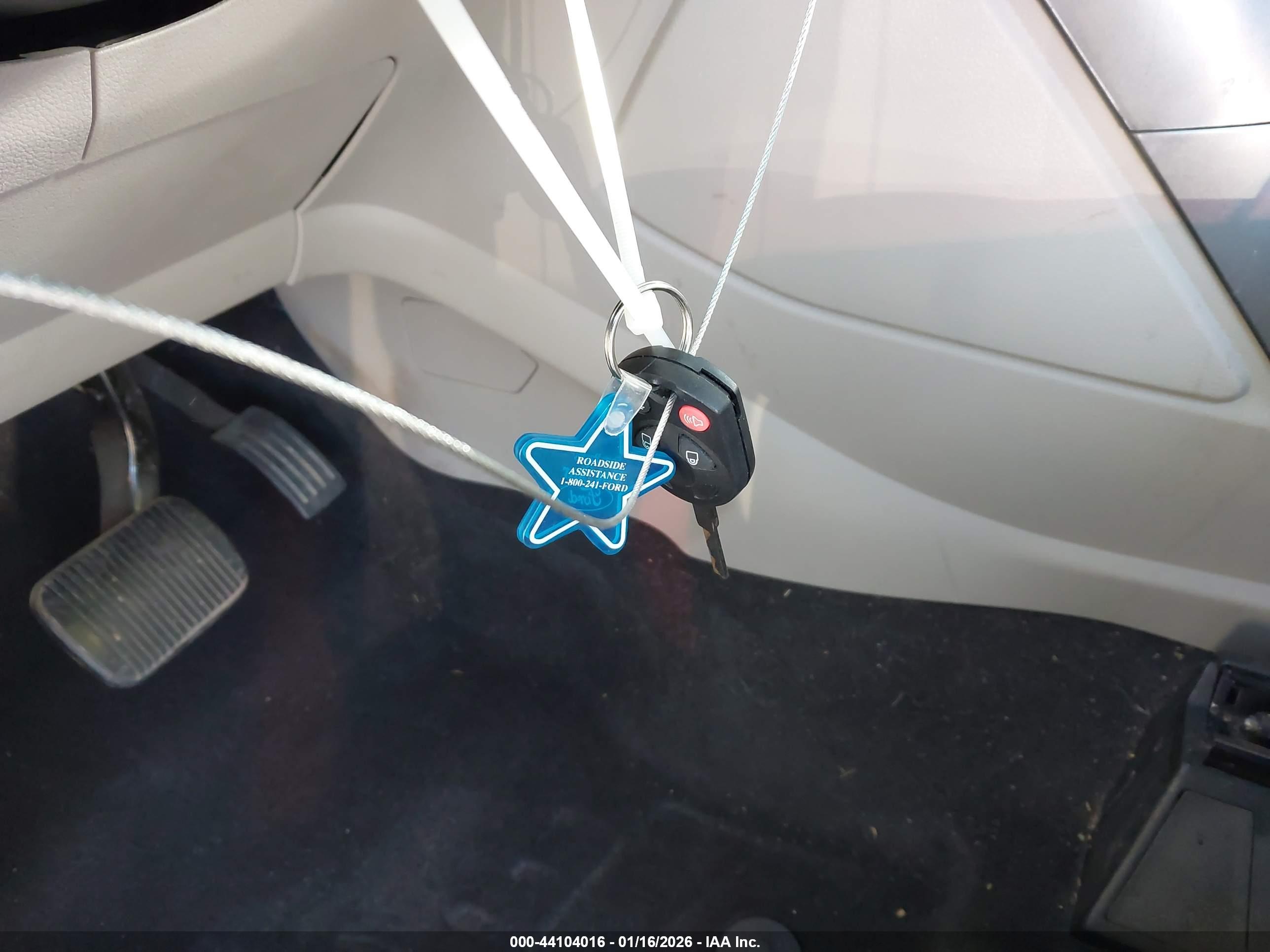 FORD C-MAX image 11