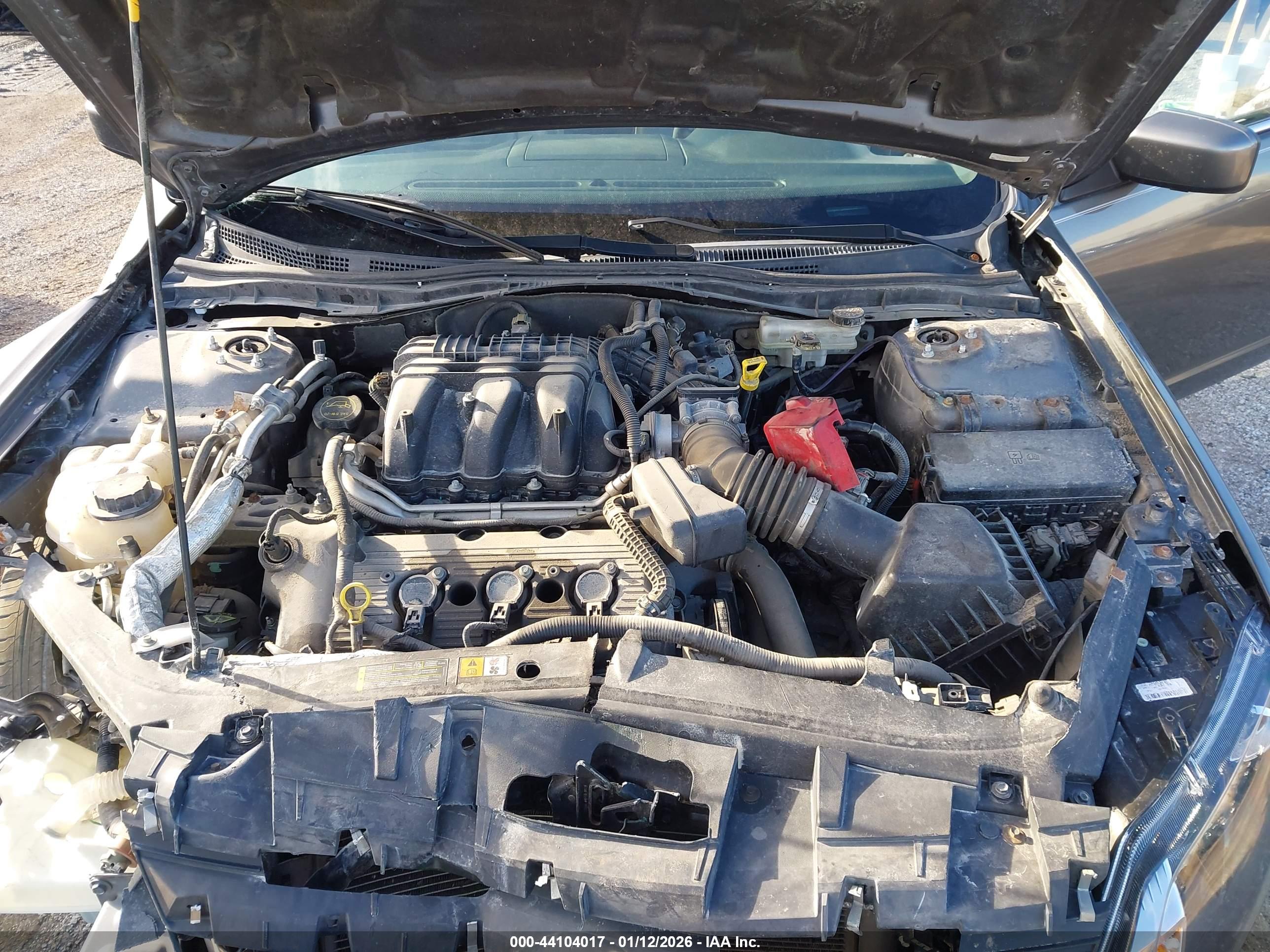 FORD FUSION image 10