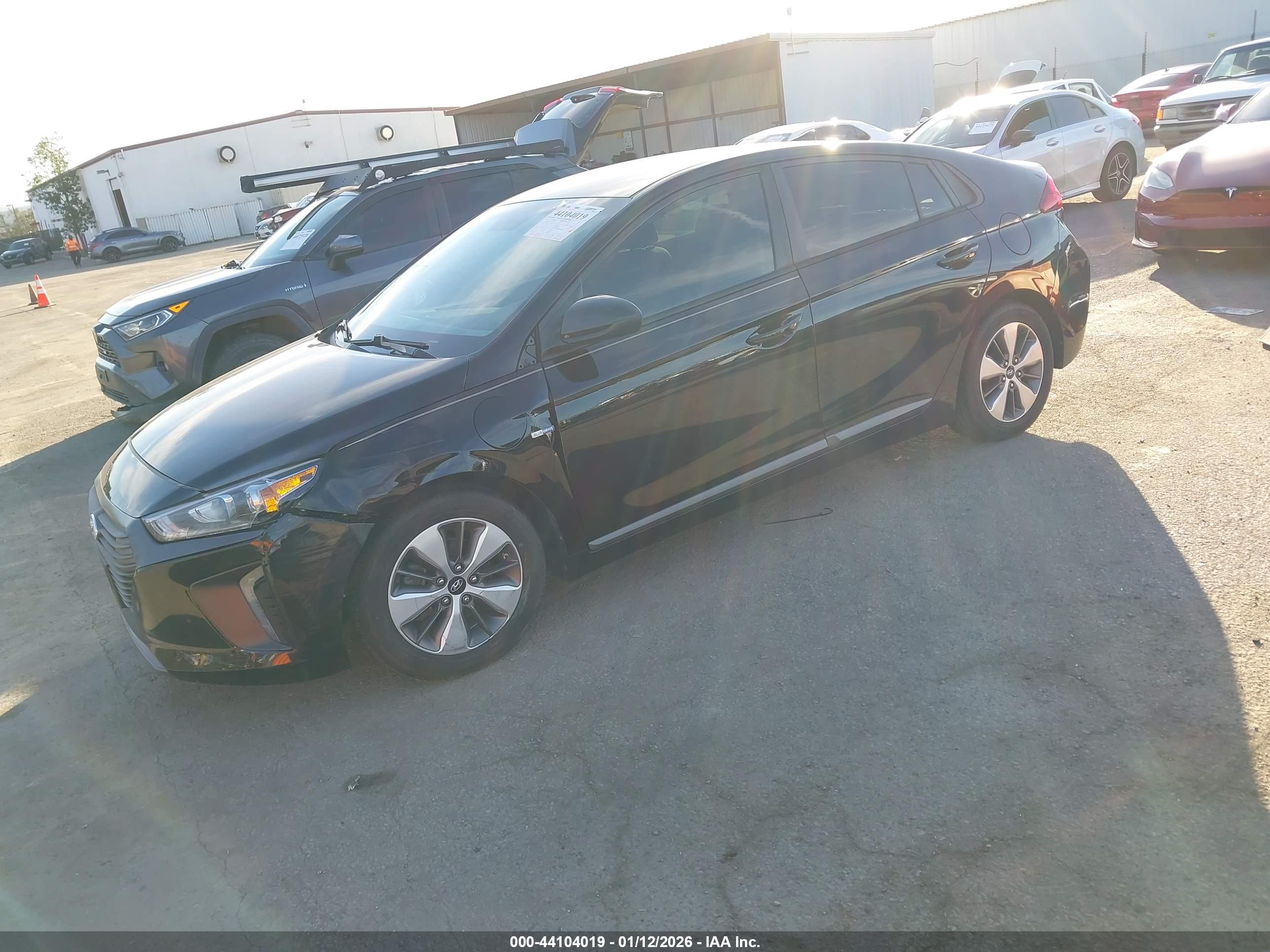 HYUNDAI IONIQ image 2