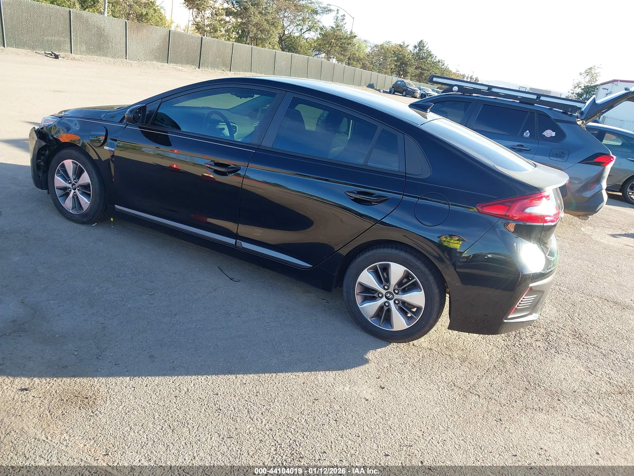 HYUNDAI IONIQ image 3