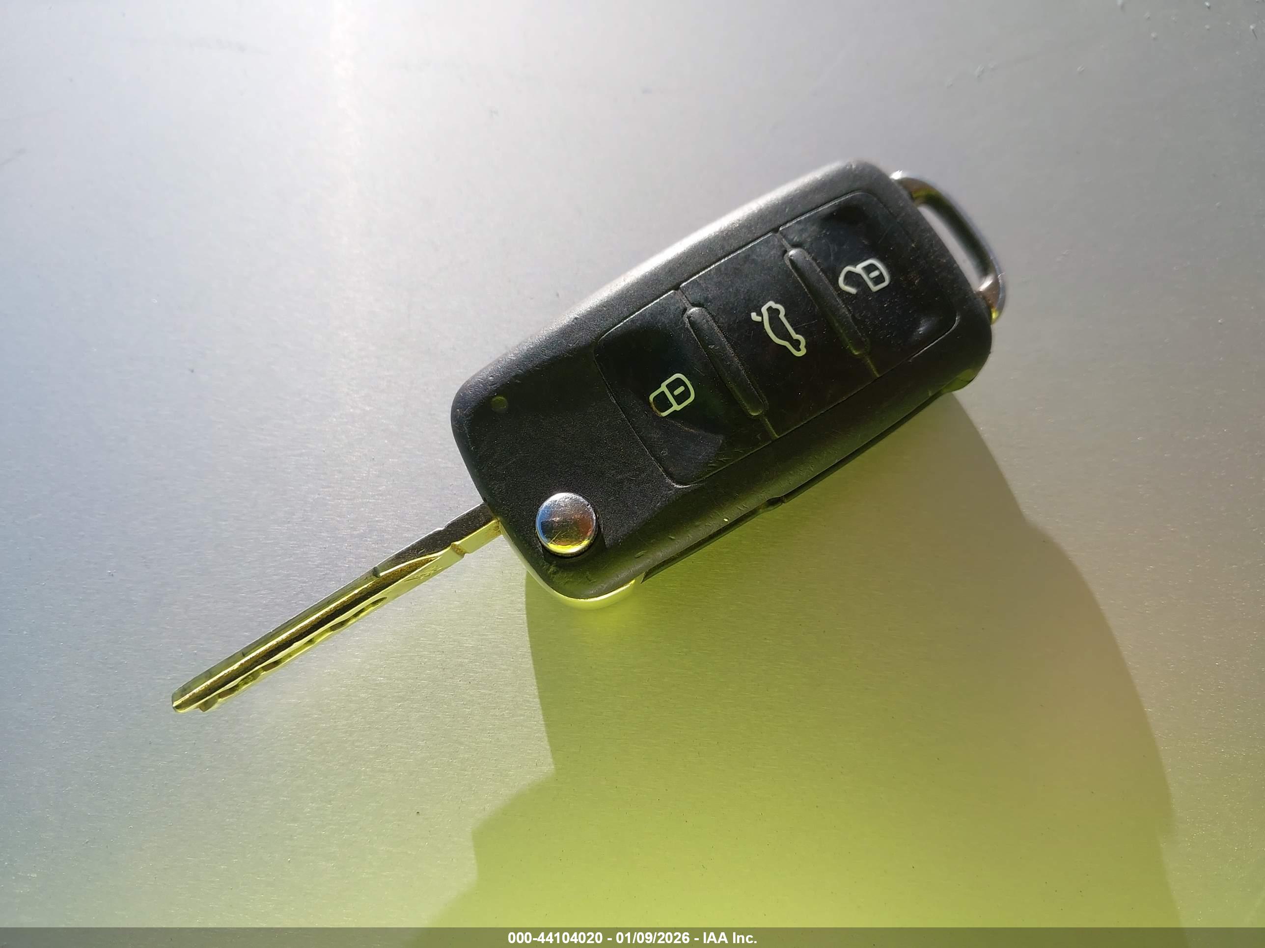 VOLKSWAGEN GOLF image 11
