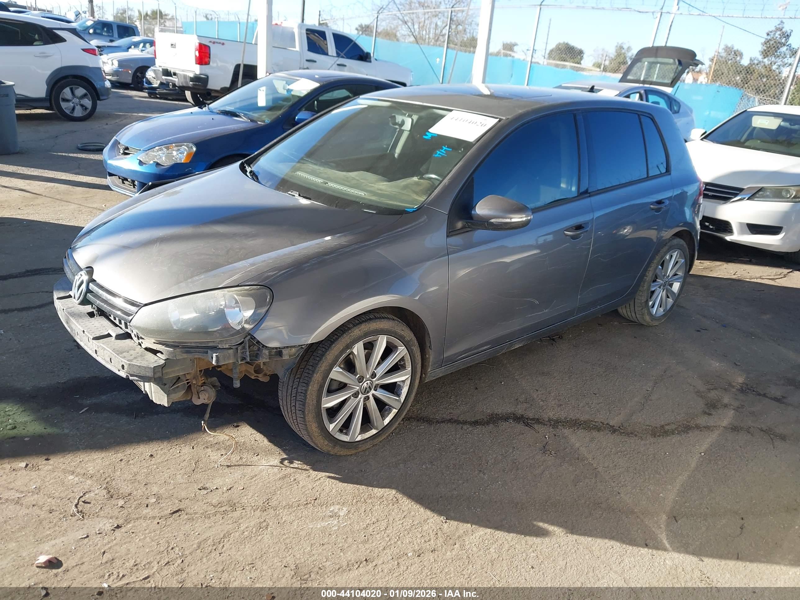 VOLKSWAGEN GOLF image 2