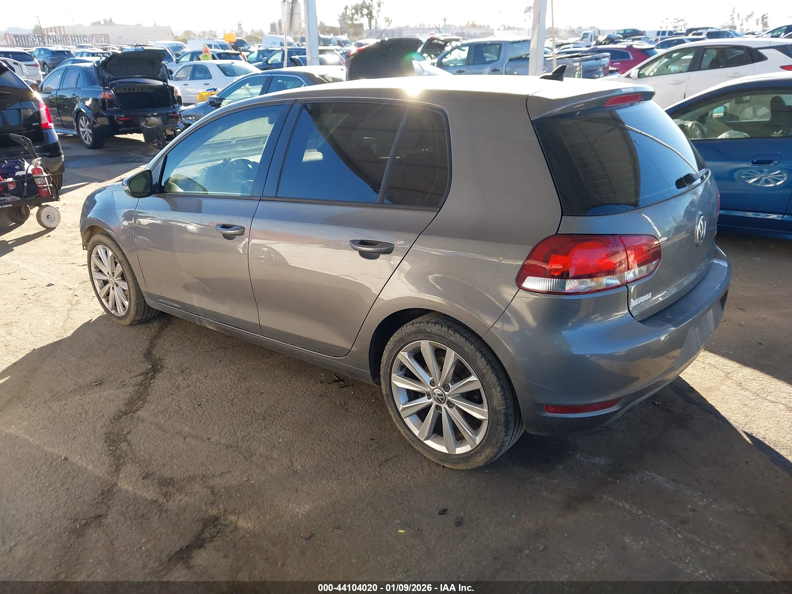 VOLKSWAGEN GOLF image 3