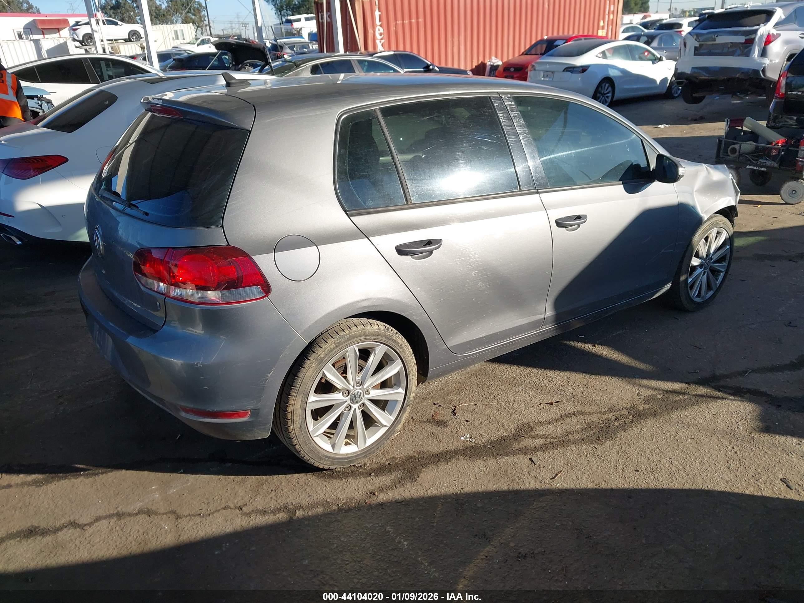 VOLKSWAGEN GOLF image 4