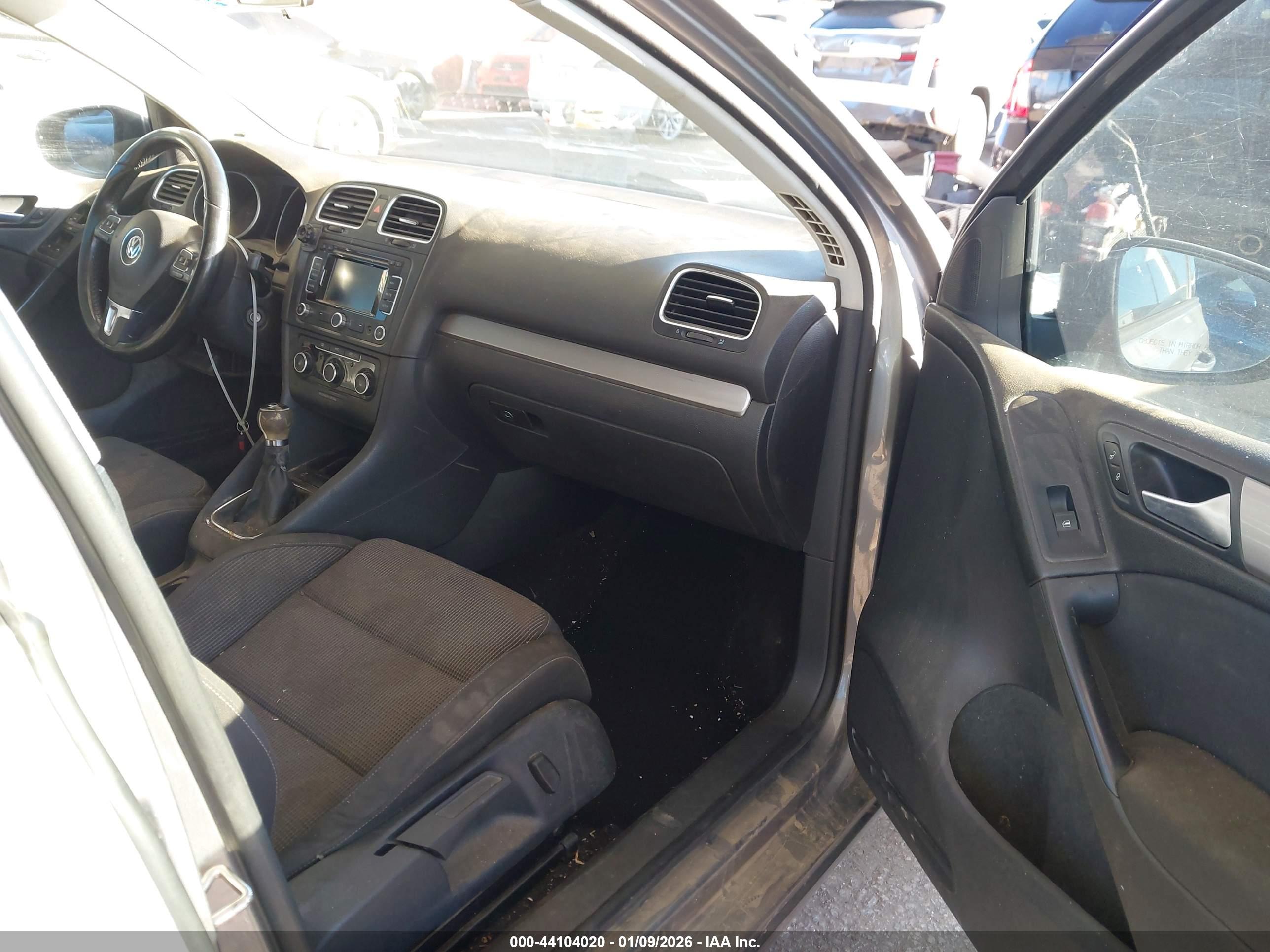 VOLKSWAGEN GOLF image 5