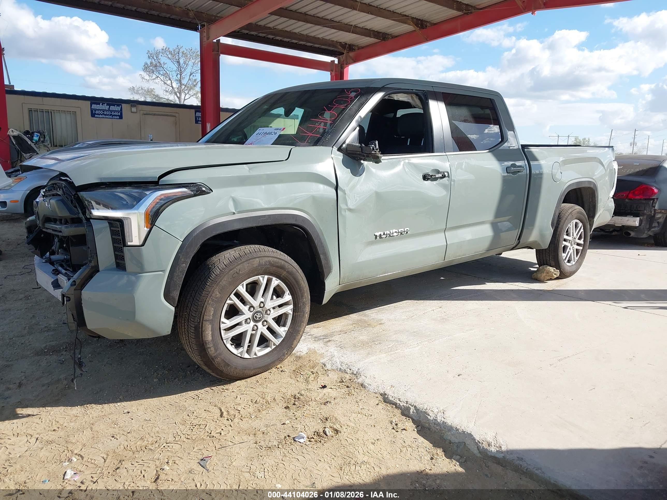 TOYOTA TUNDRA image 2