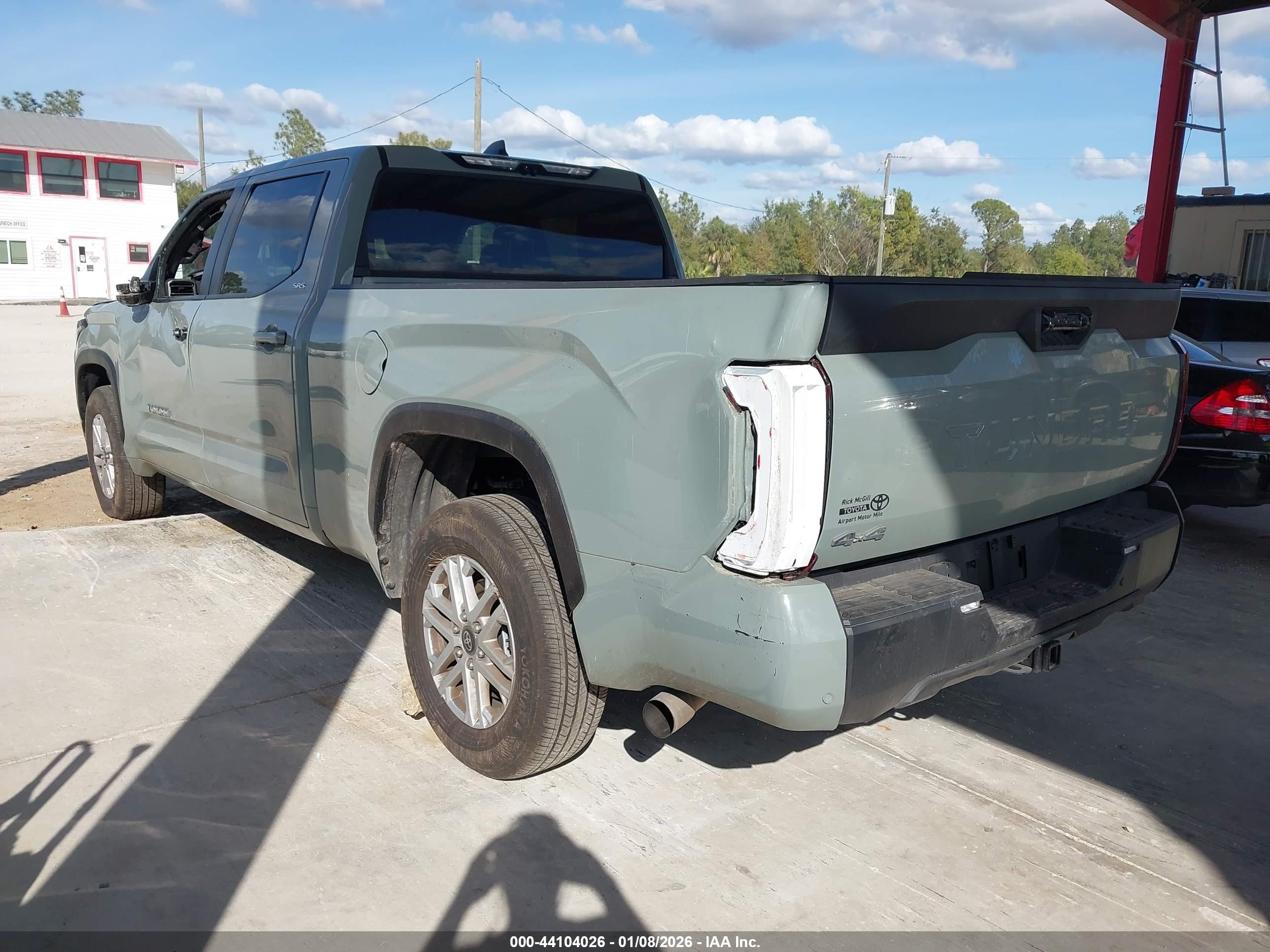 TOYOTA TUNDRA image 3