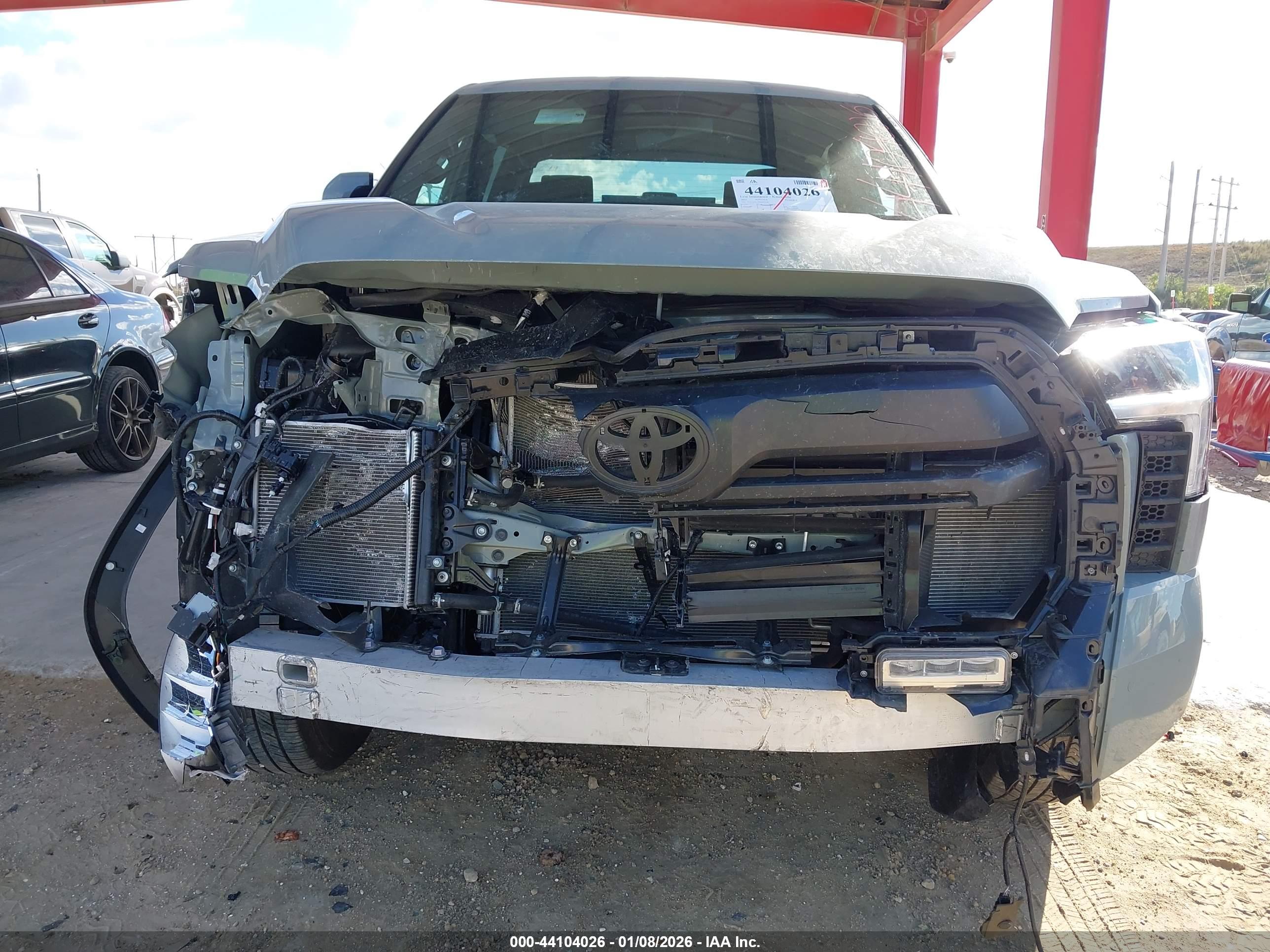 TOYOTA TUNDRA image 6