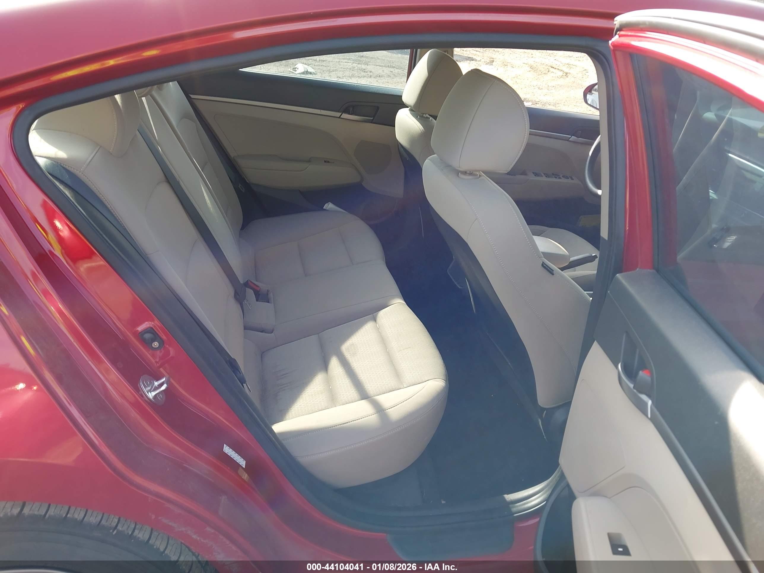 HYUNDAI ELANTRA image 8
