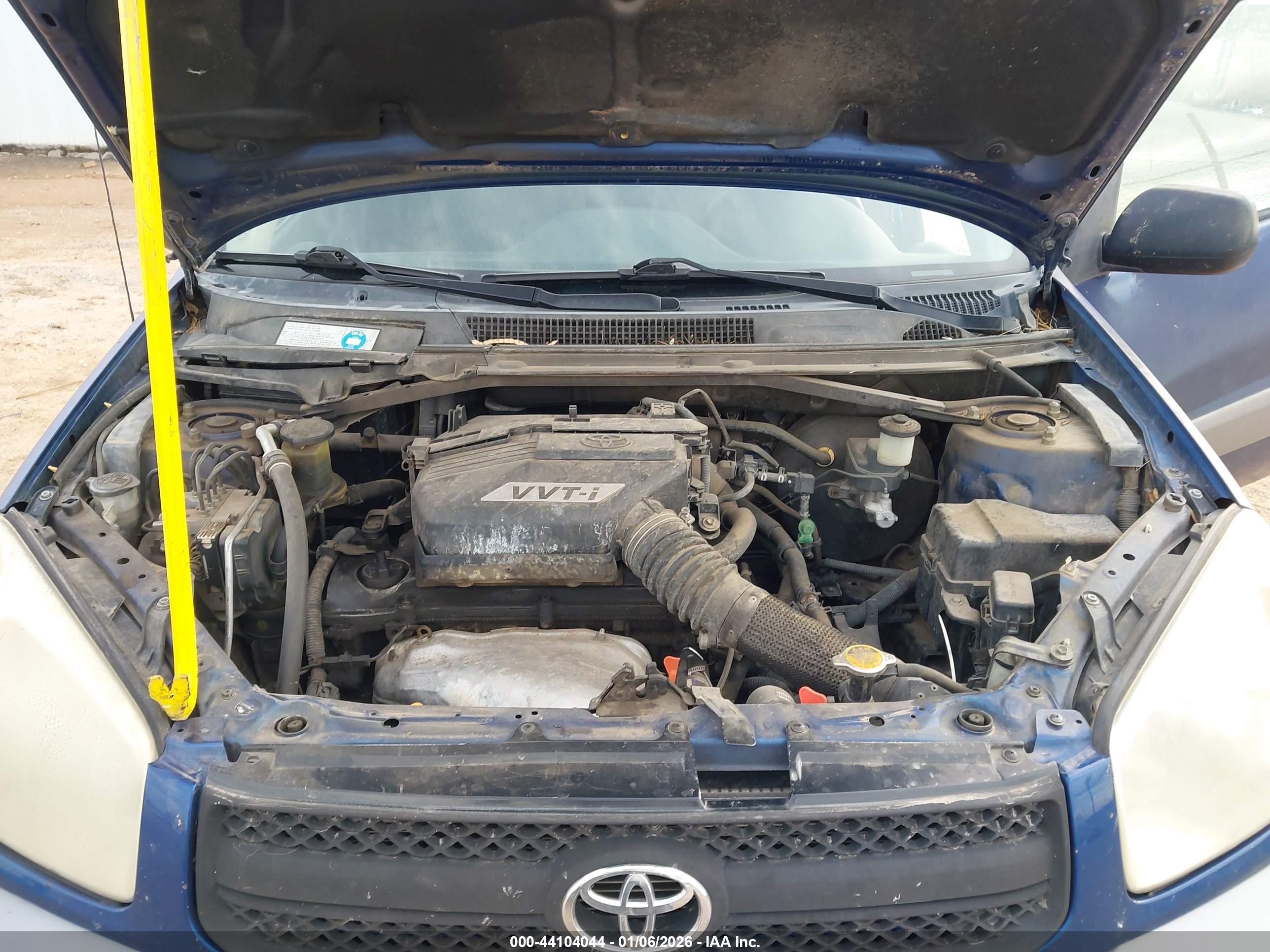 TOYOTA RAV4 image 10