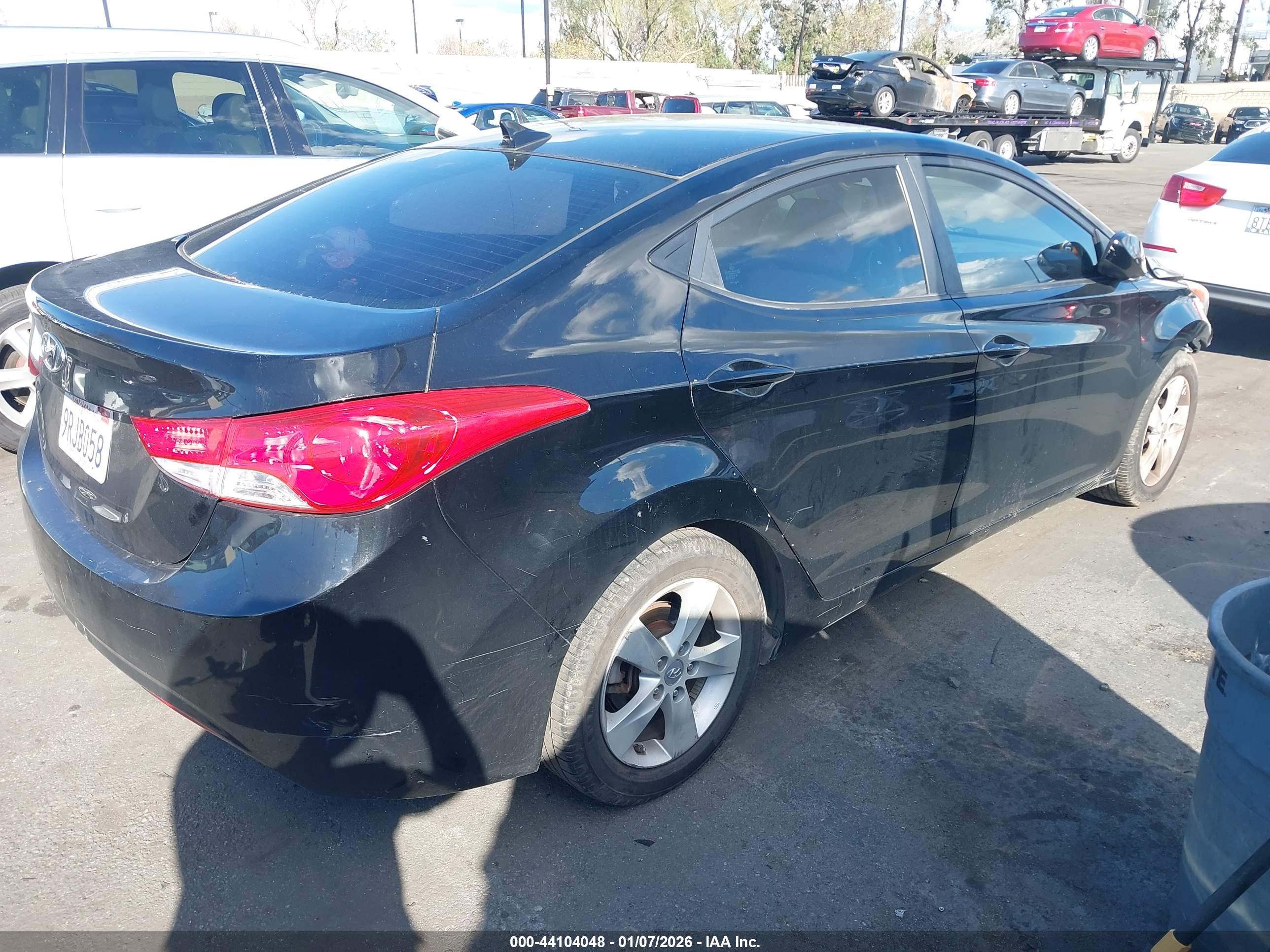 HYUNDAI ELANTRA image 4