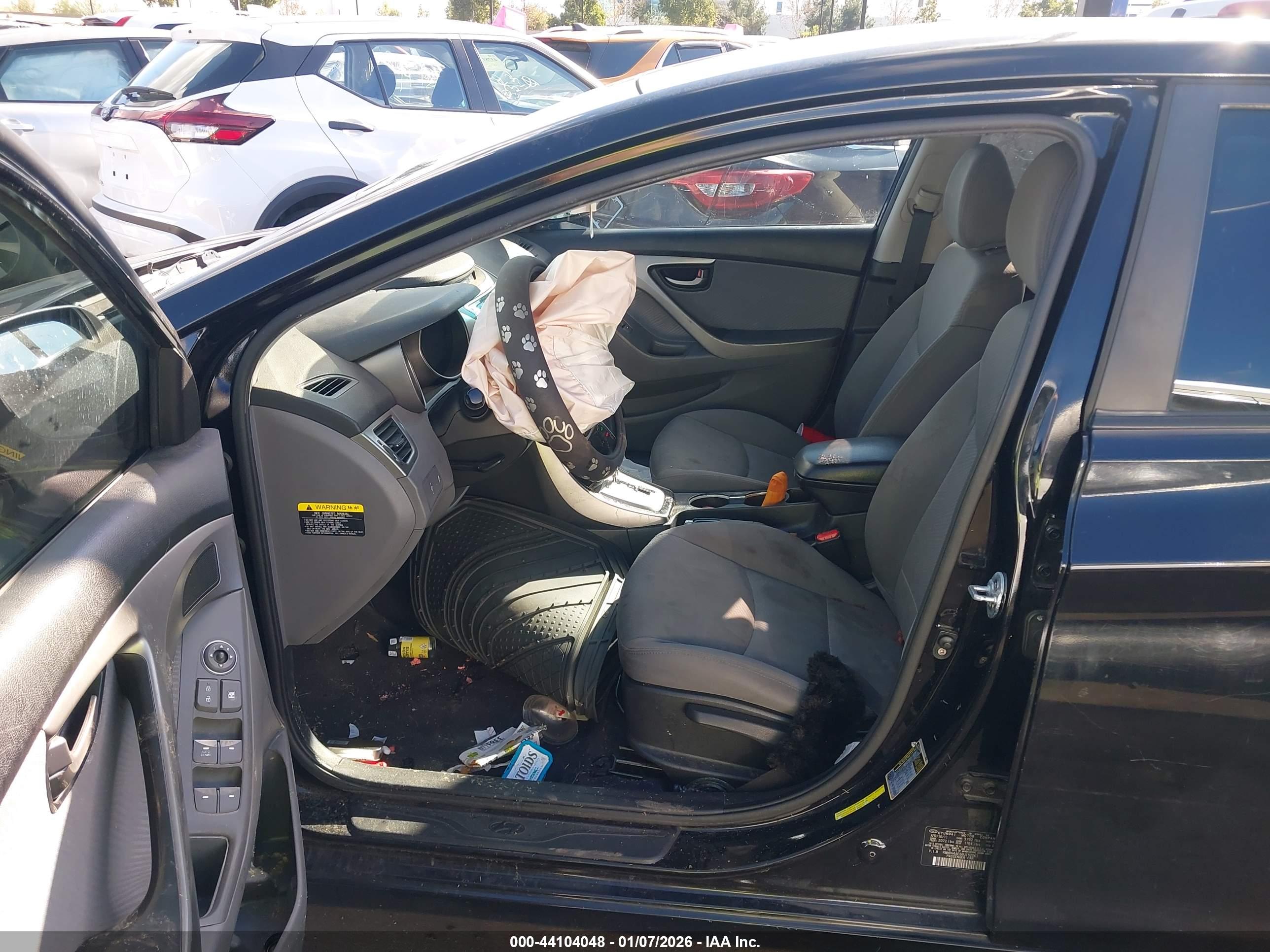 HYUNDAI ELANTRA image 5