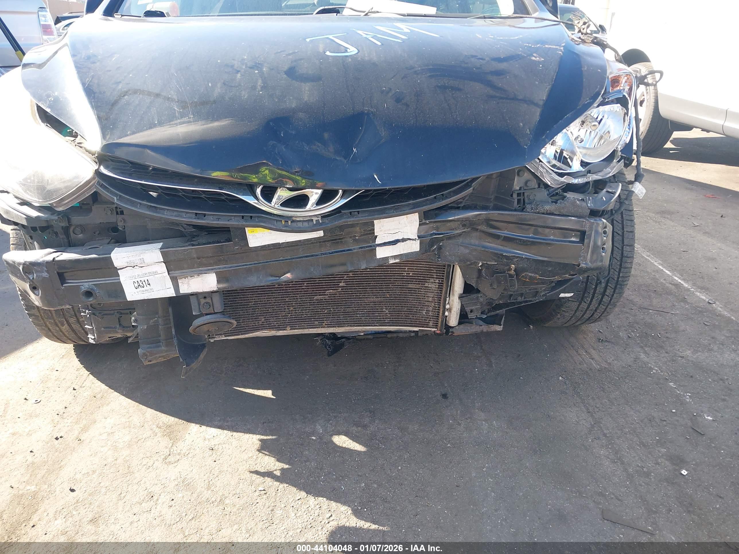 HYUNDAI ELANTRA image 6