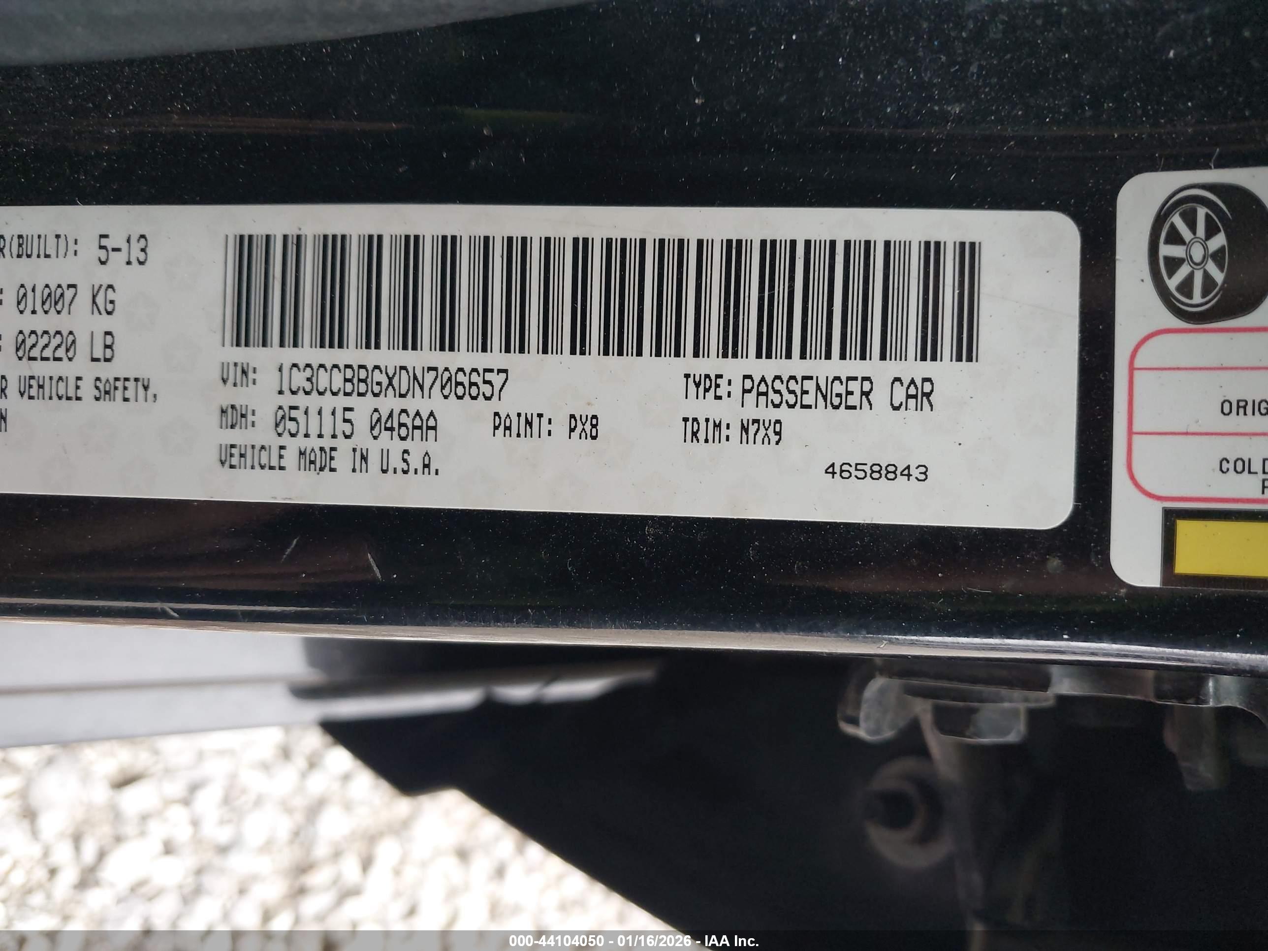 CHRYSLER 200 image 9