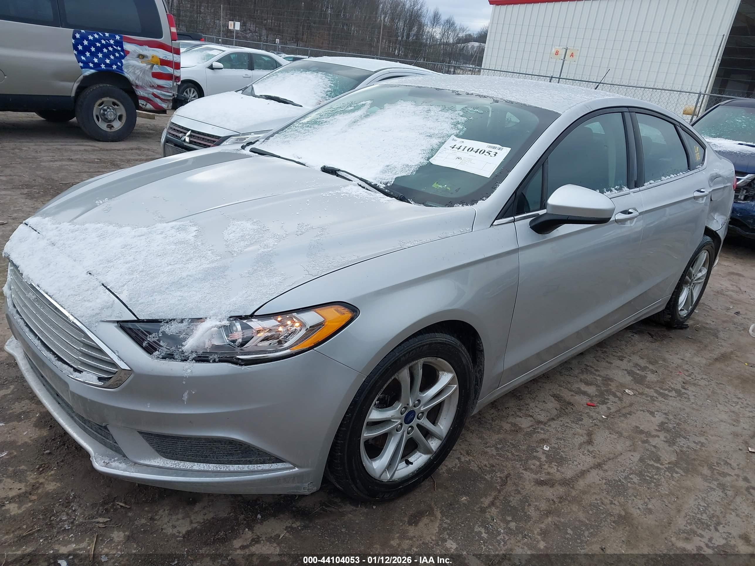 FORD FUSION image 2