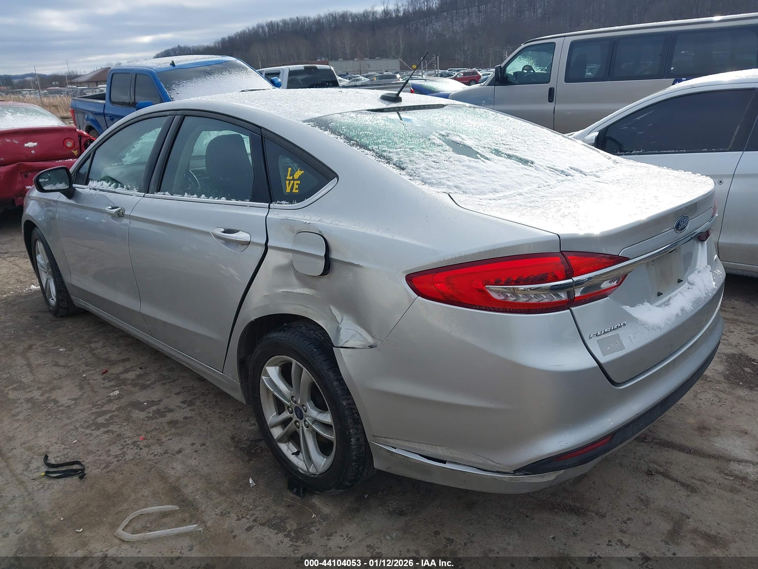 FORD FUSION image 3